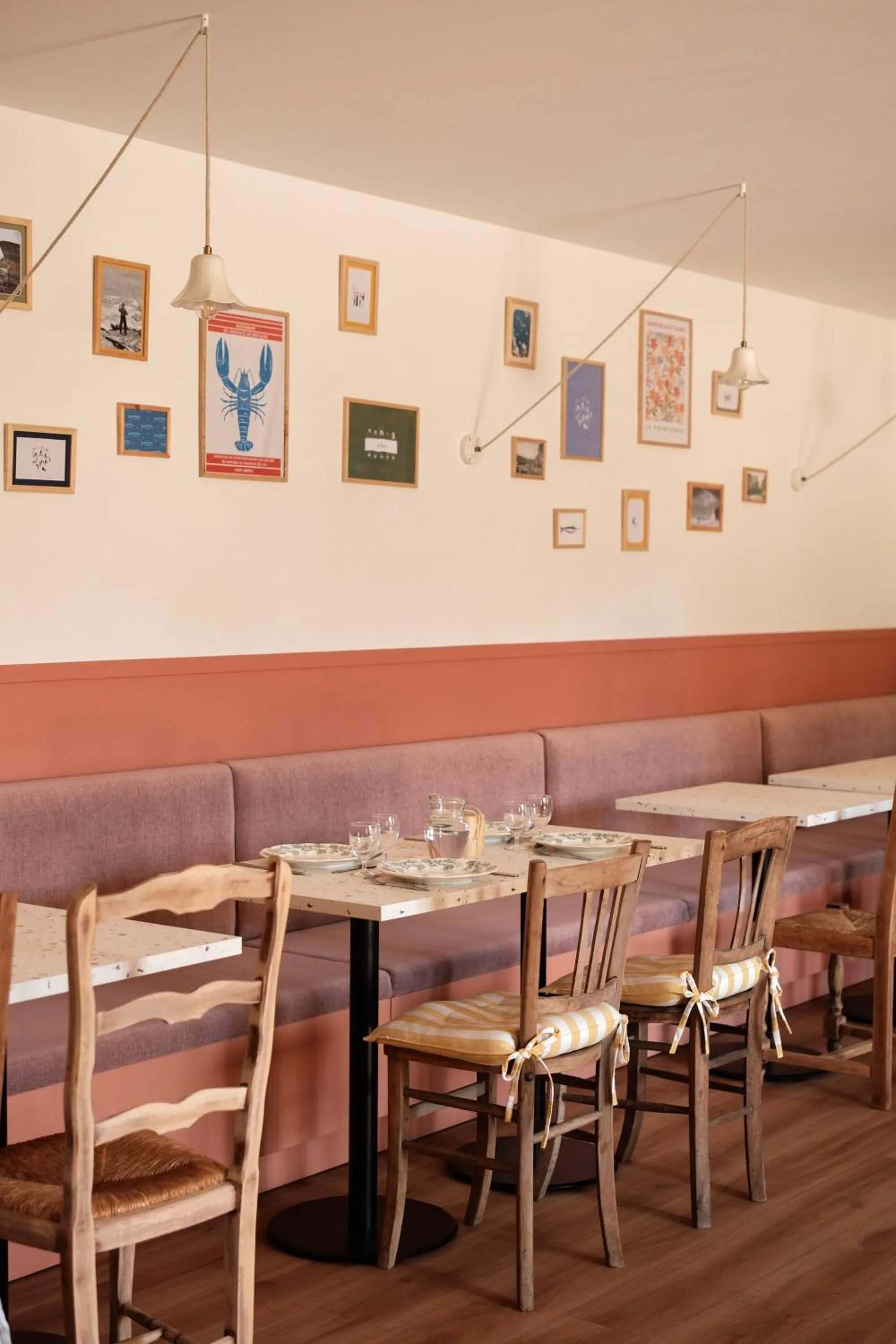 Restaurant/places to eat in Hôtel Les Voisins Beaucemaine