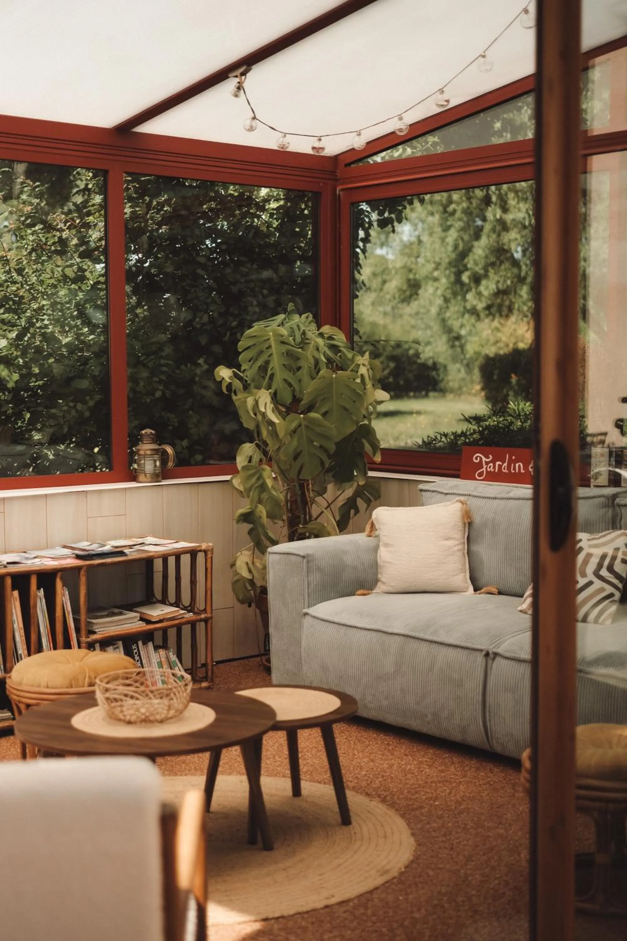Balcony/Terrace in Hôtel Les Voisins Beaucemaine