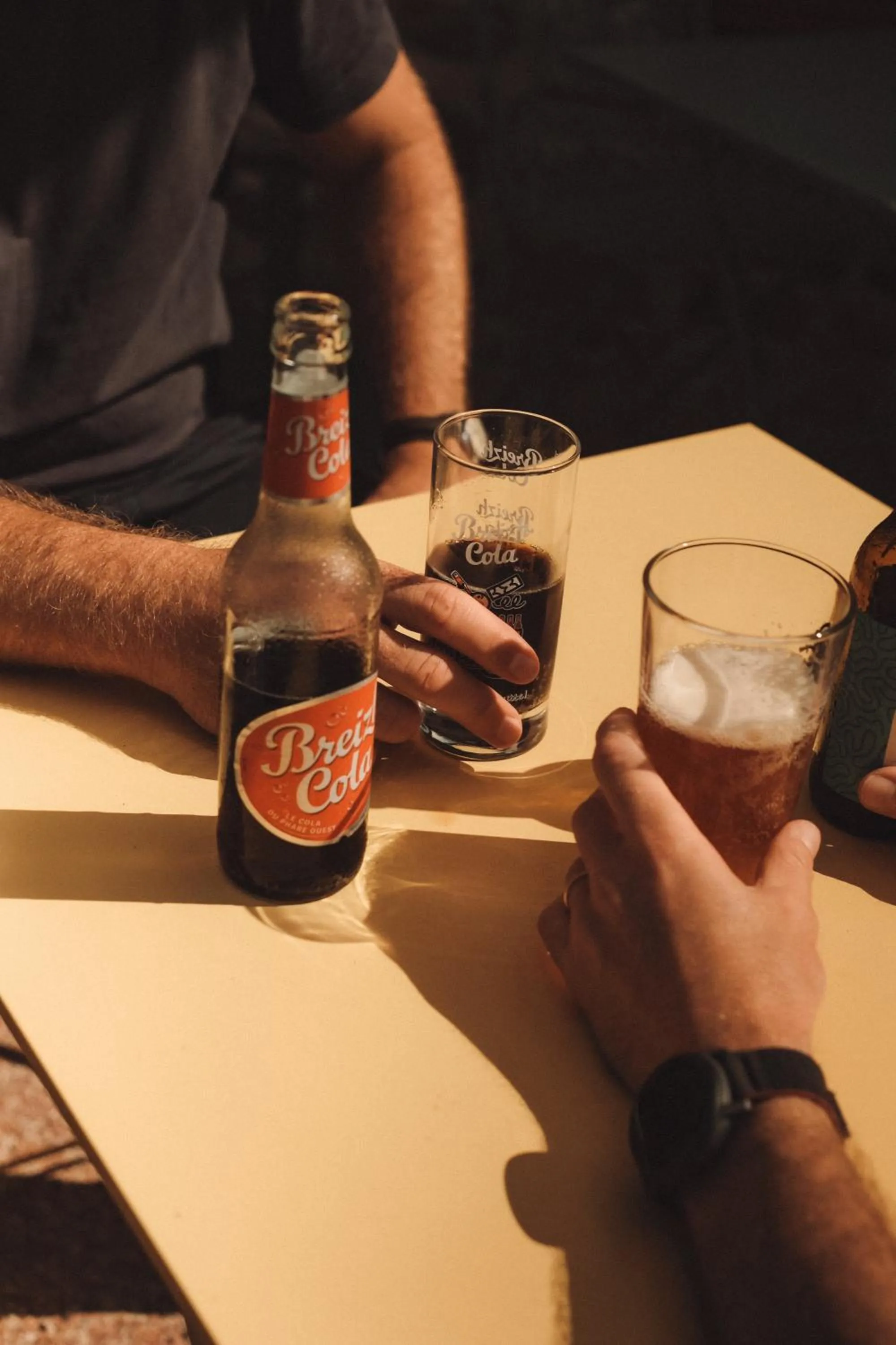 Drinks in Hôtel Les Voisins Beaucemaine