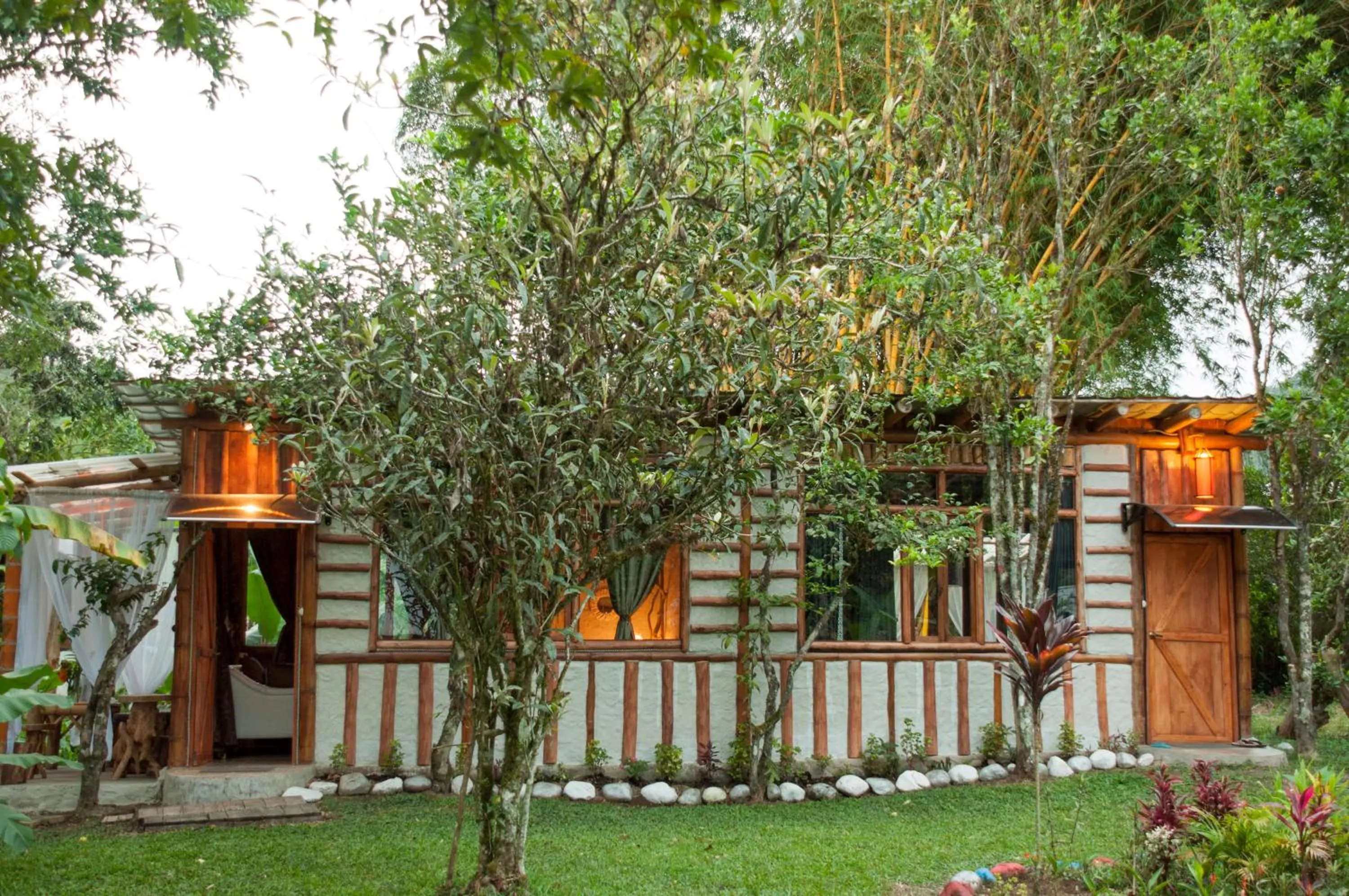 Property building in Casa de Piedra