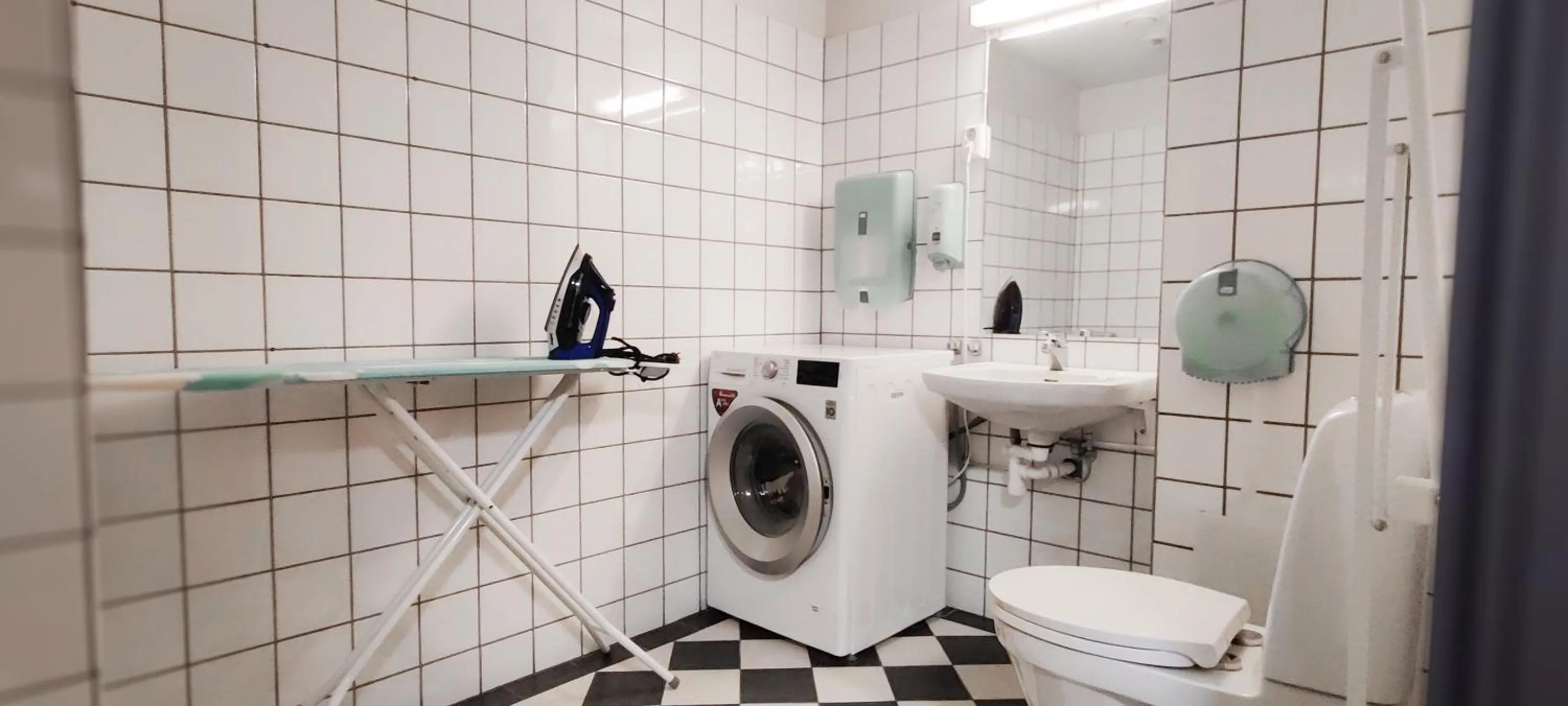 washing machine in Hotell Molde