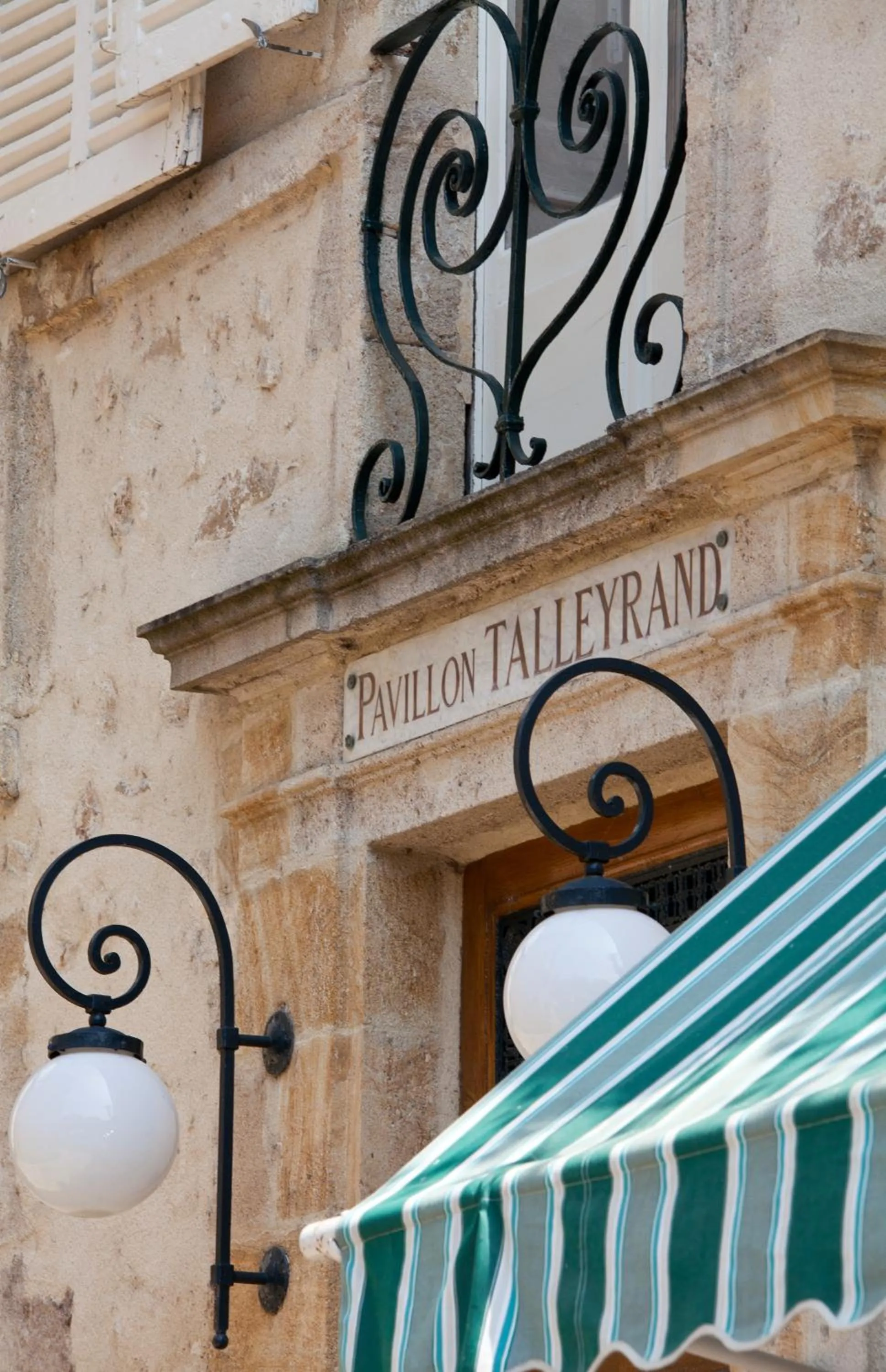 Decorative detail in Grand Hôtel Montespan Talleyrand