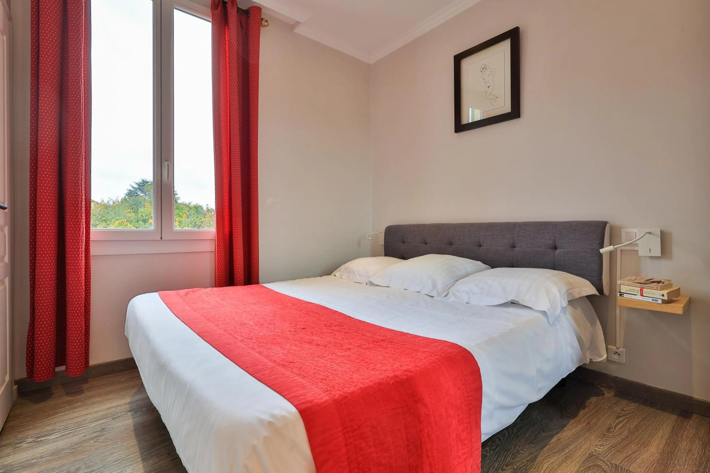 Bed in Emeraude Résidence Hotelière