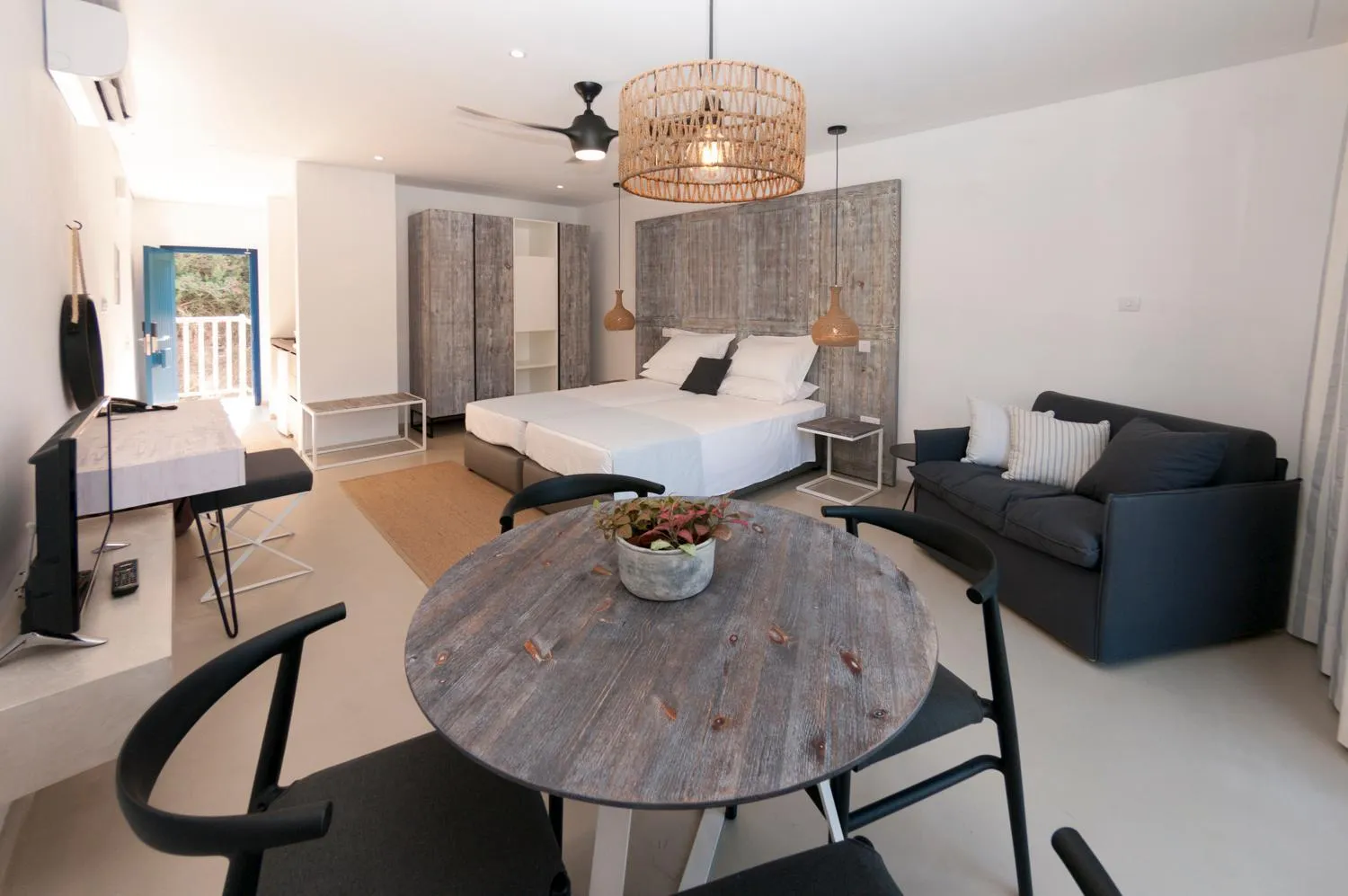 Photo of the whole room in Hylatio Tourist Village