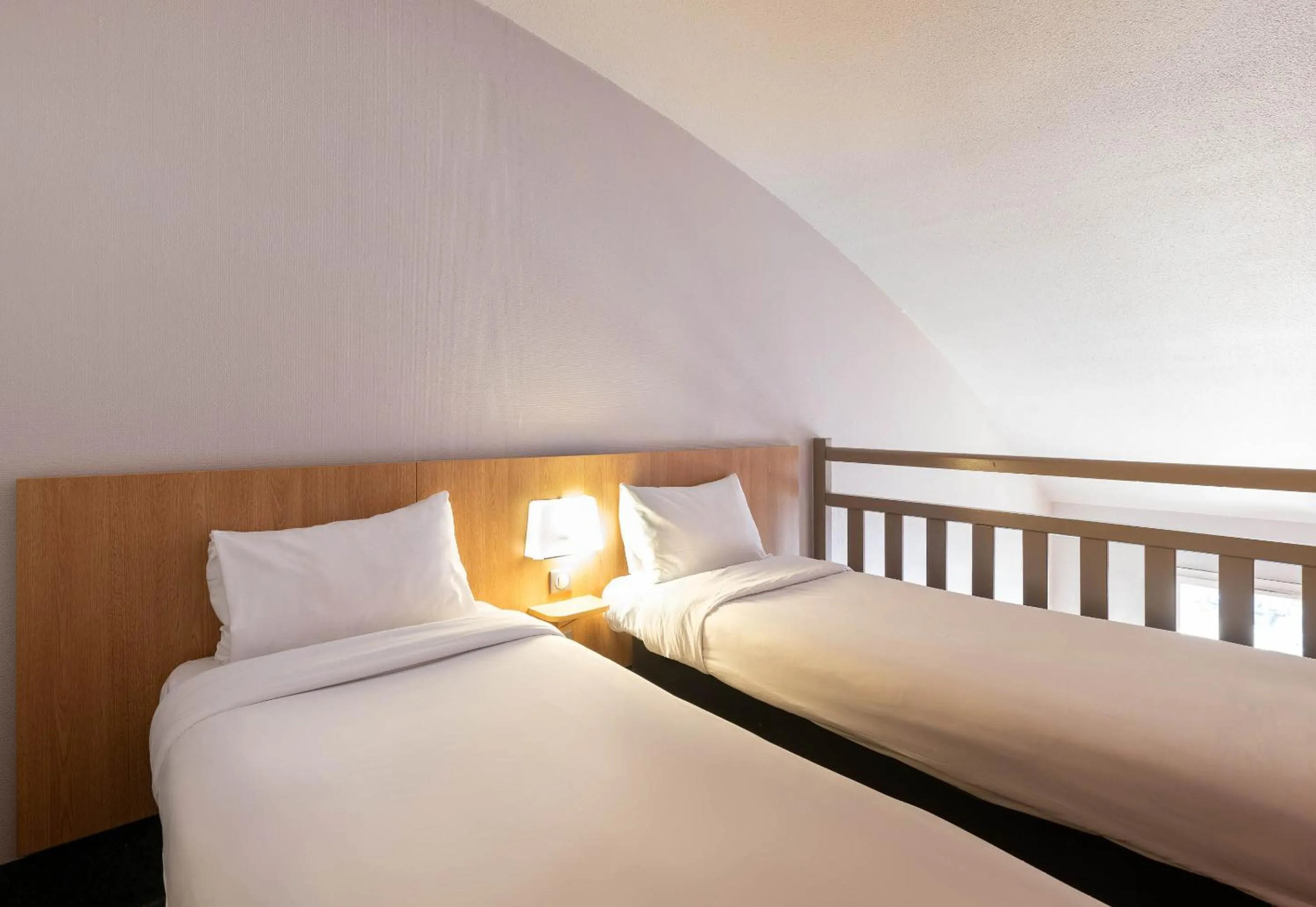 Bedroom, Bed in B&B HOTEL Lyon Vénissieux