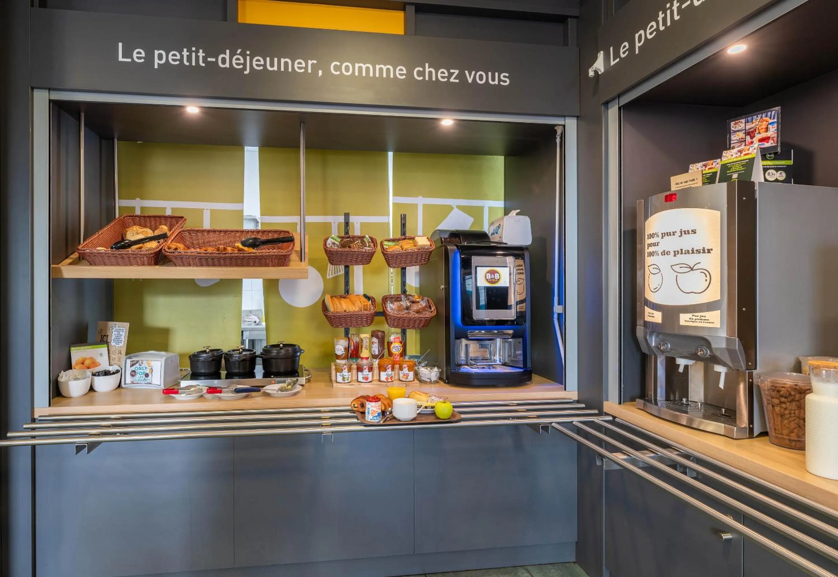 Buffet breakfast in B&B HOTEL Lyon Vénissieux