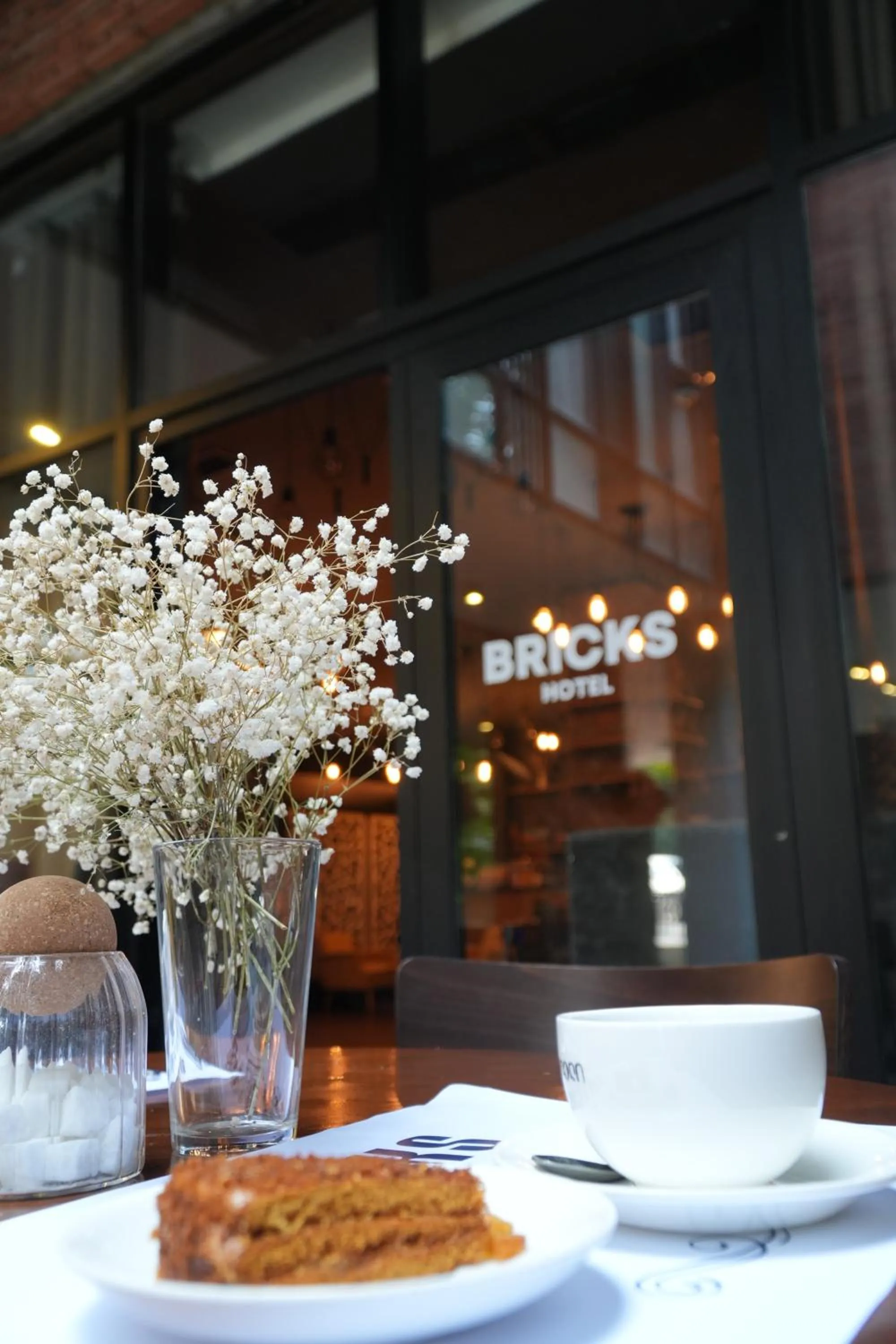 Breakfast in Bricks Hotel