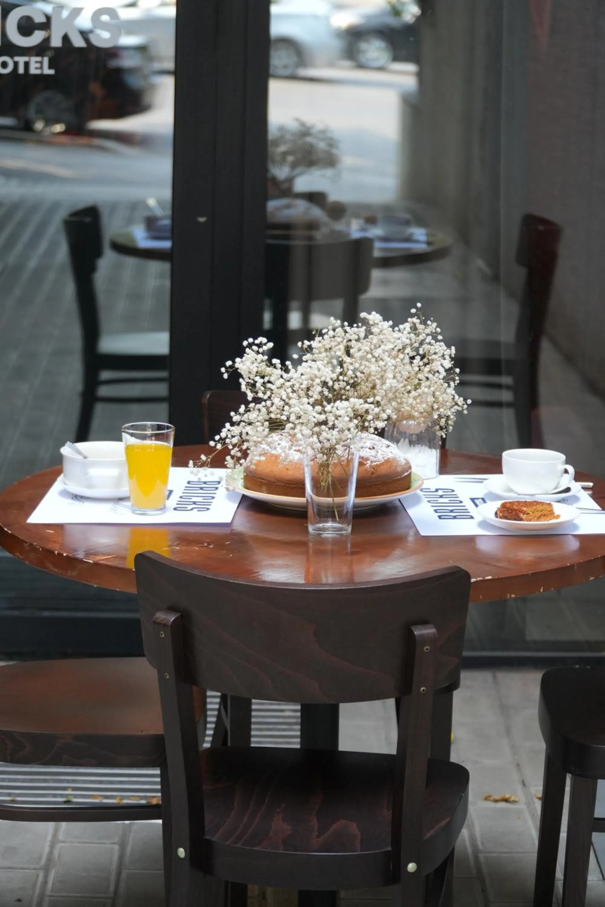 Food and drinks in Bricks Hotel