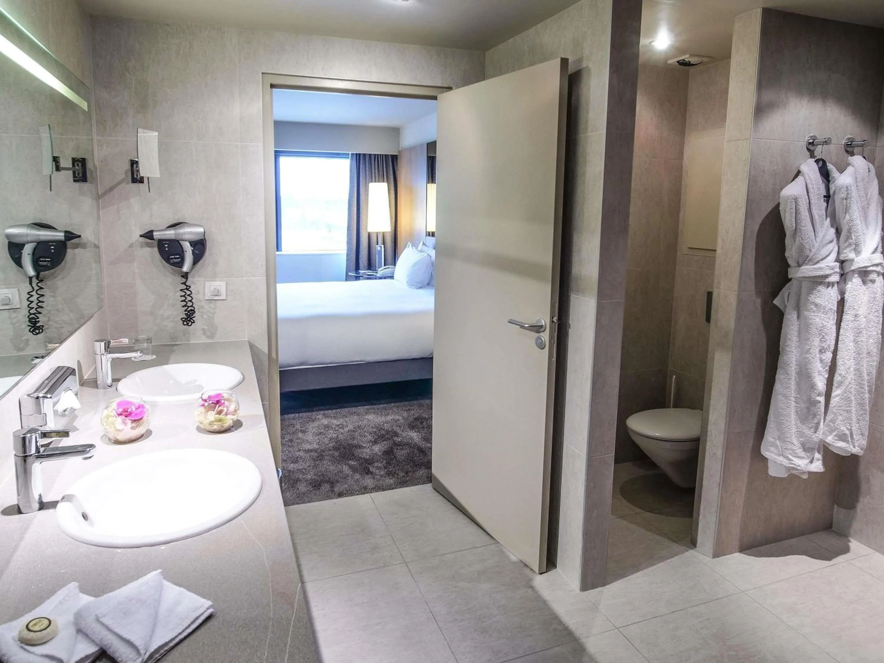 Bedroom in Pullman Bordeaux Lac