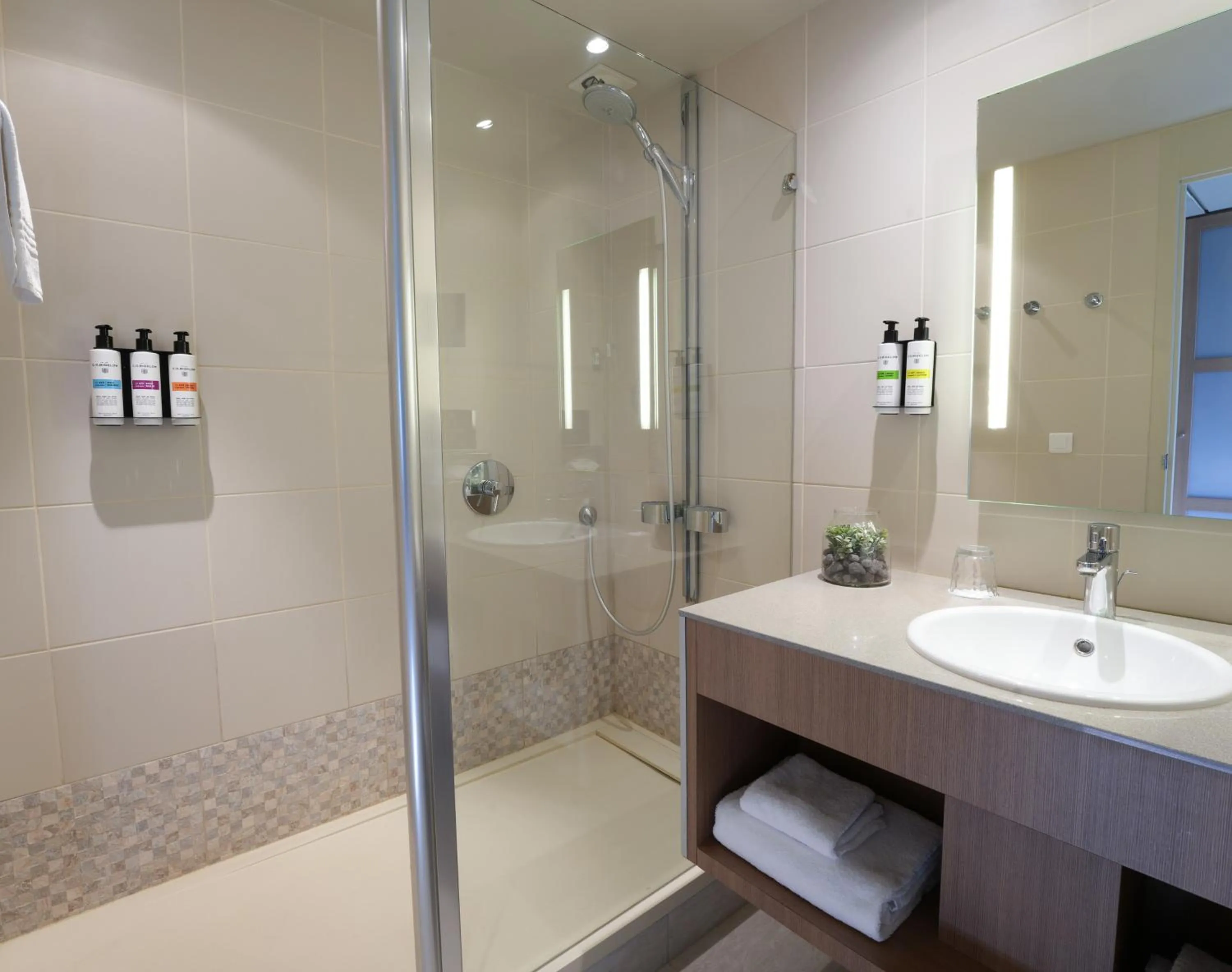 Bathroom in Pullman Bordeaux Lac