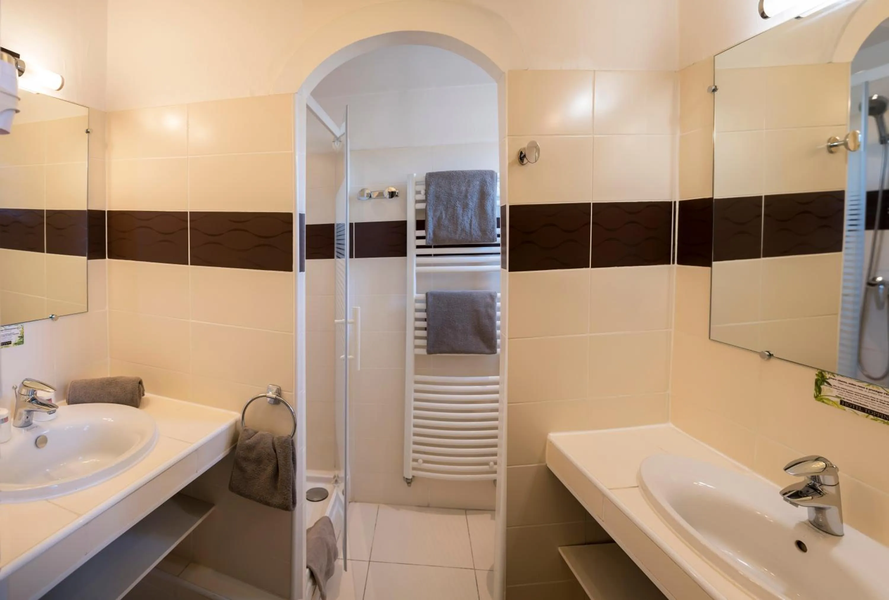 Bathroom in Hotel Toppin