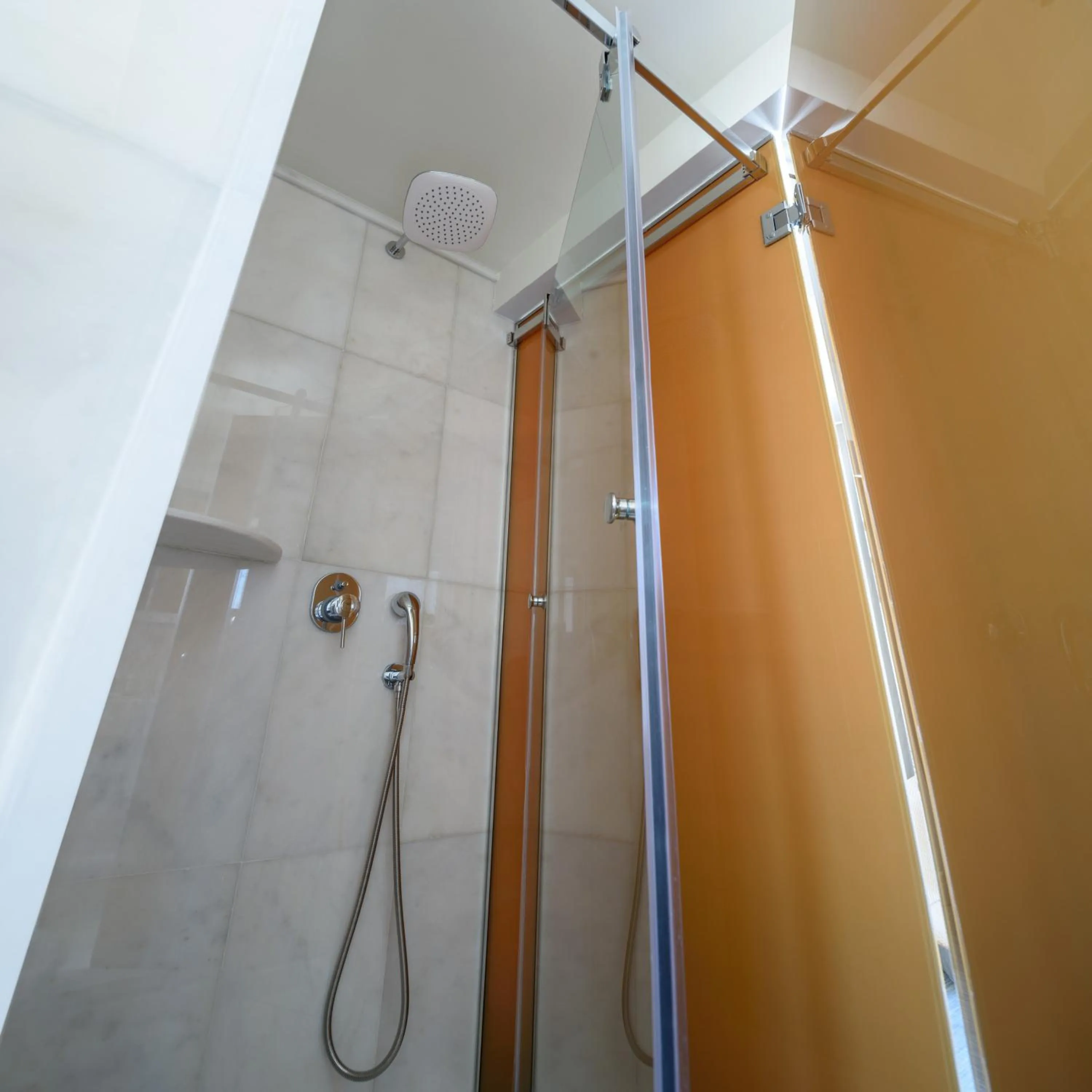 Bathroom in Fos DownTown Suites