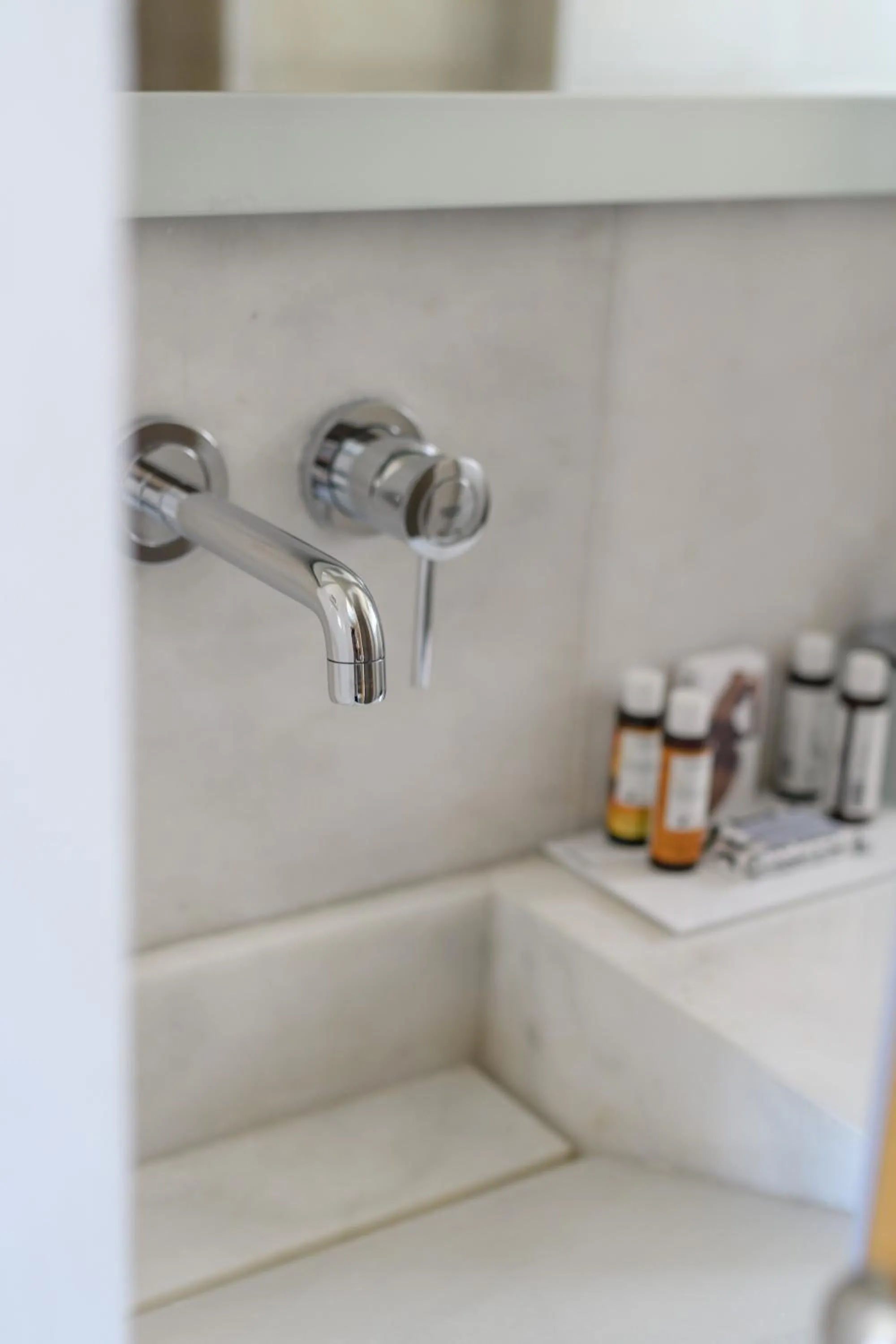 Bathroom in Fos DownTown Suites