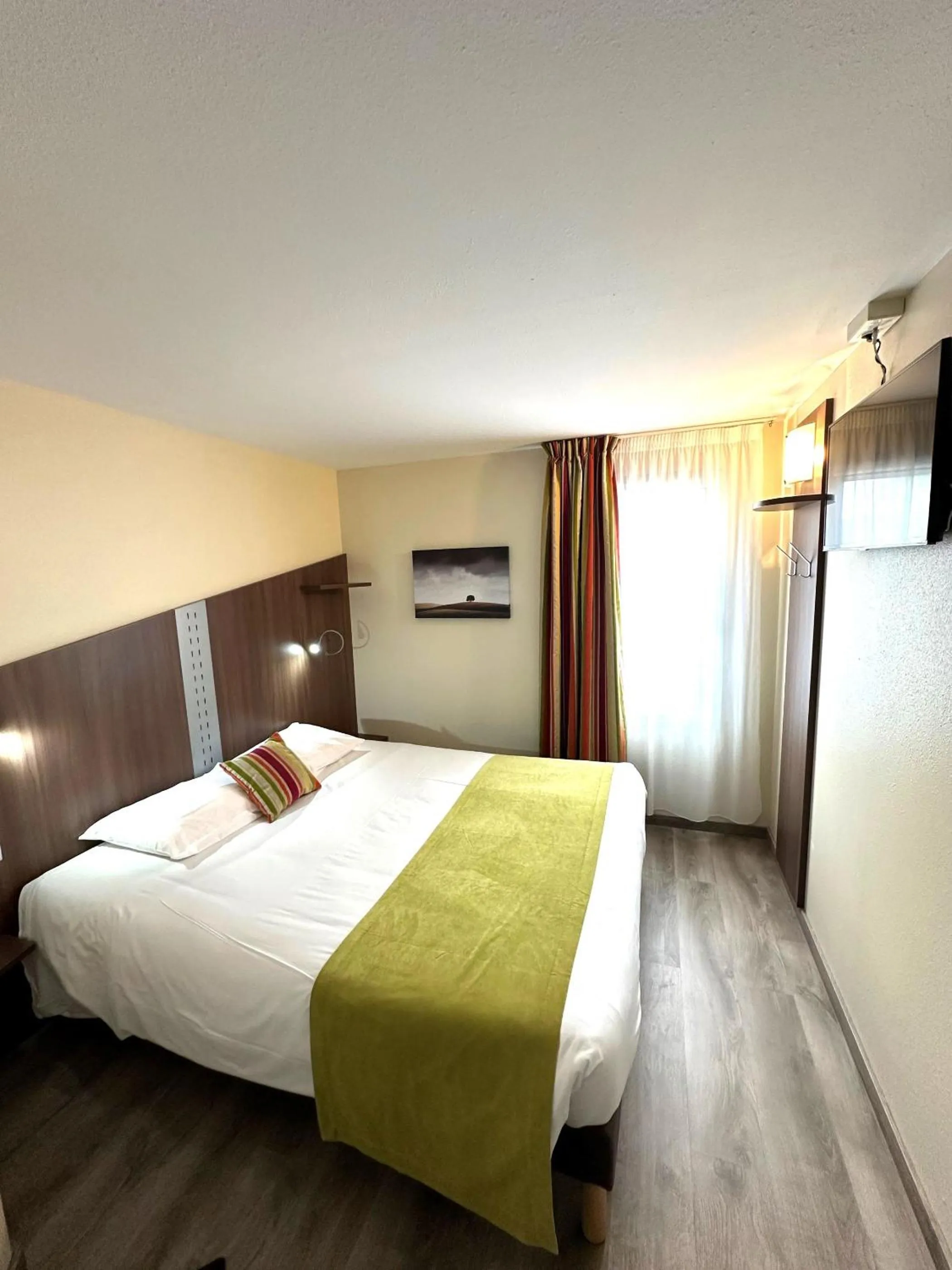 Photo of the whole room, Bed in Fasthotel Toulouse Blagnac Aéroport