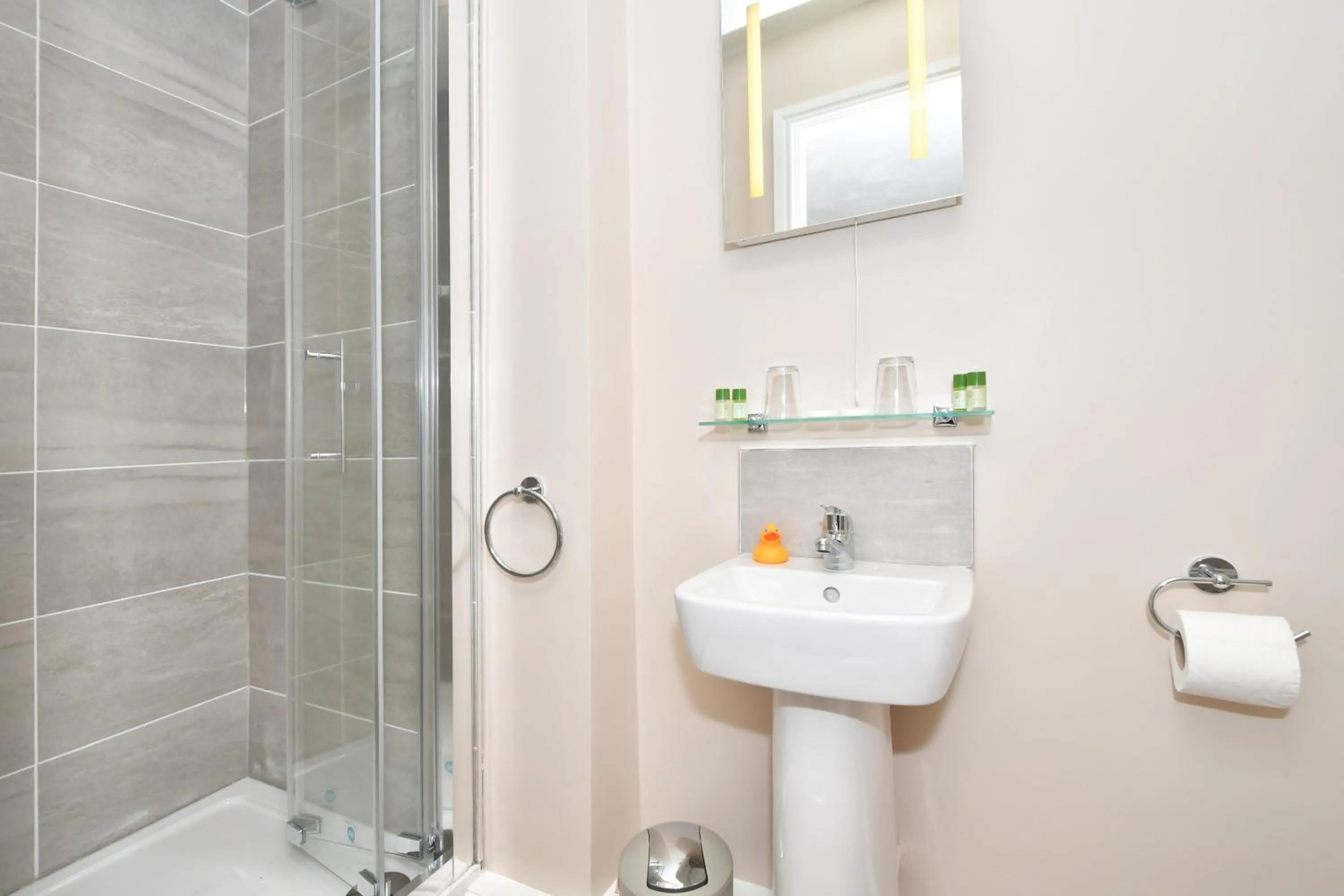 Shower in The Fountain Inn