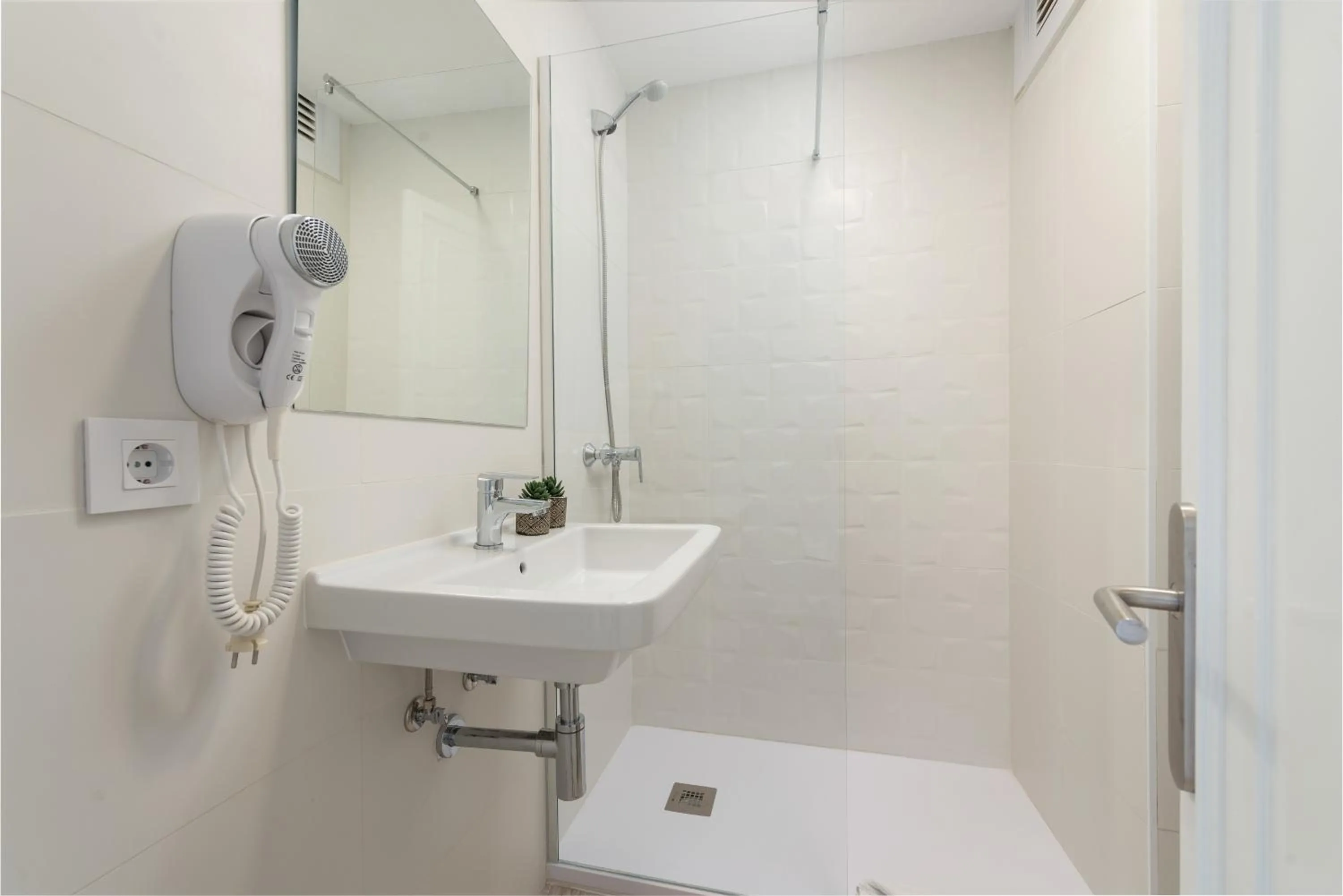 Bathroom in Hostal Talamanca