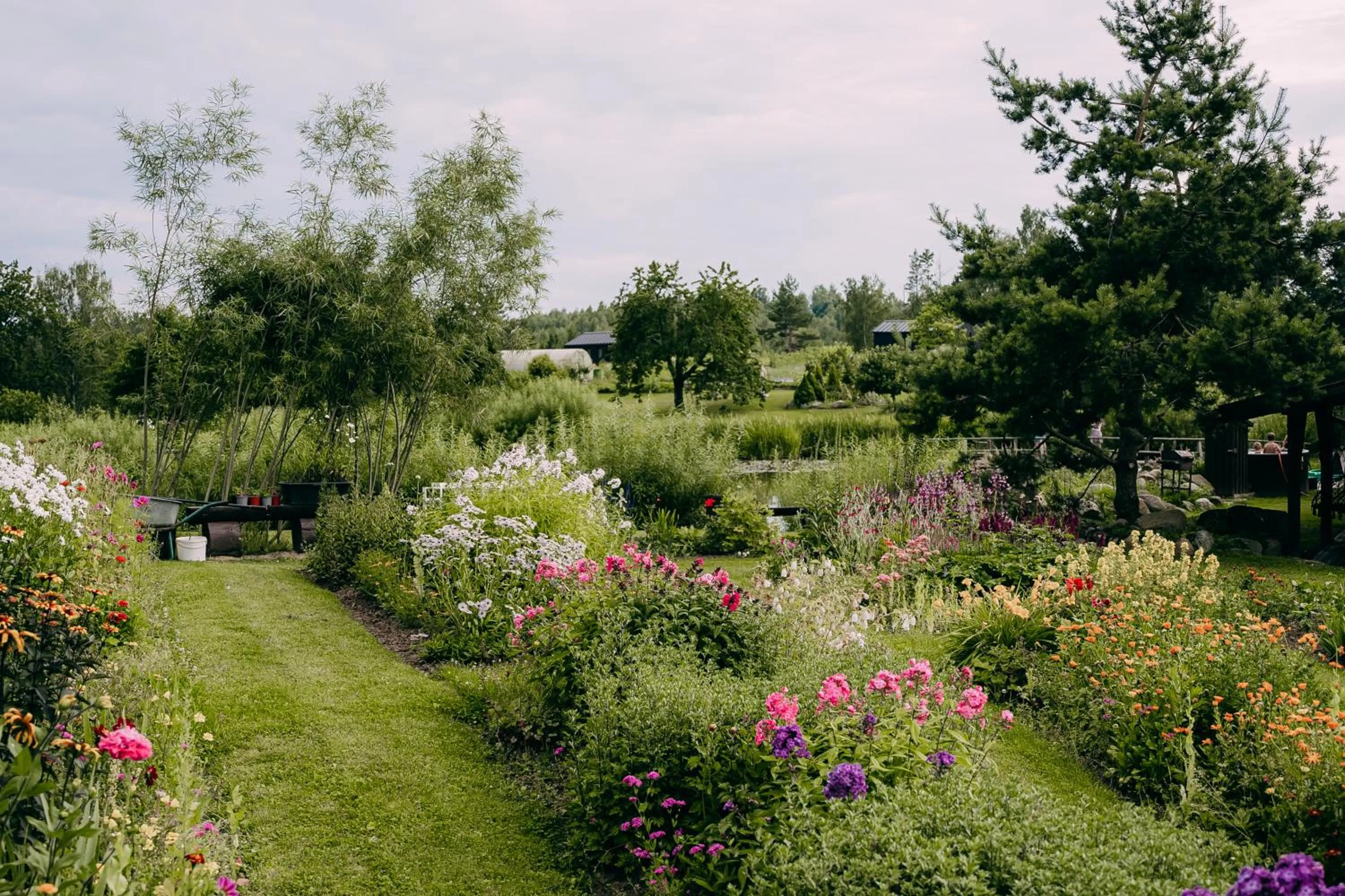 Neighbourhood in Weavers' Guest House Kalndaki