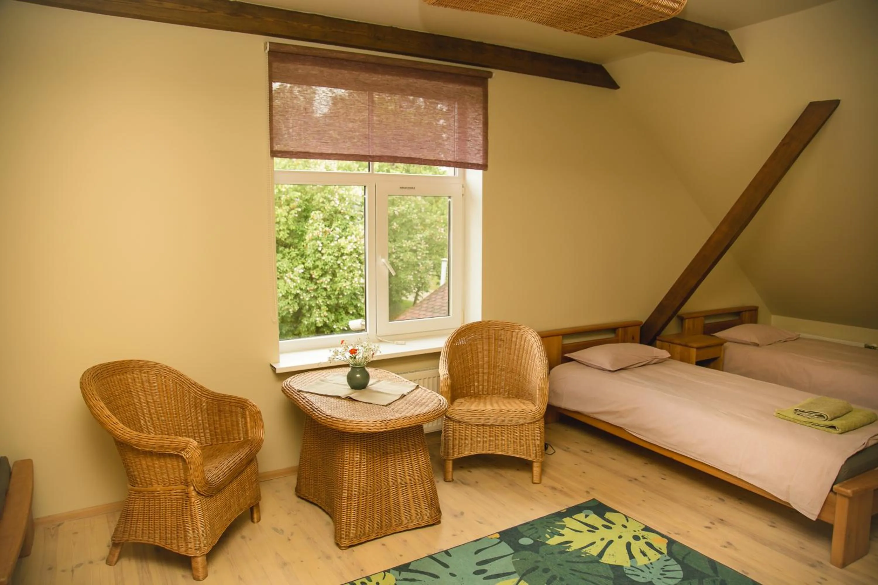 Bedroom, Bed in Weavers' Guest House Kalndaki