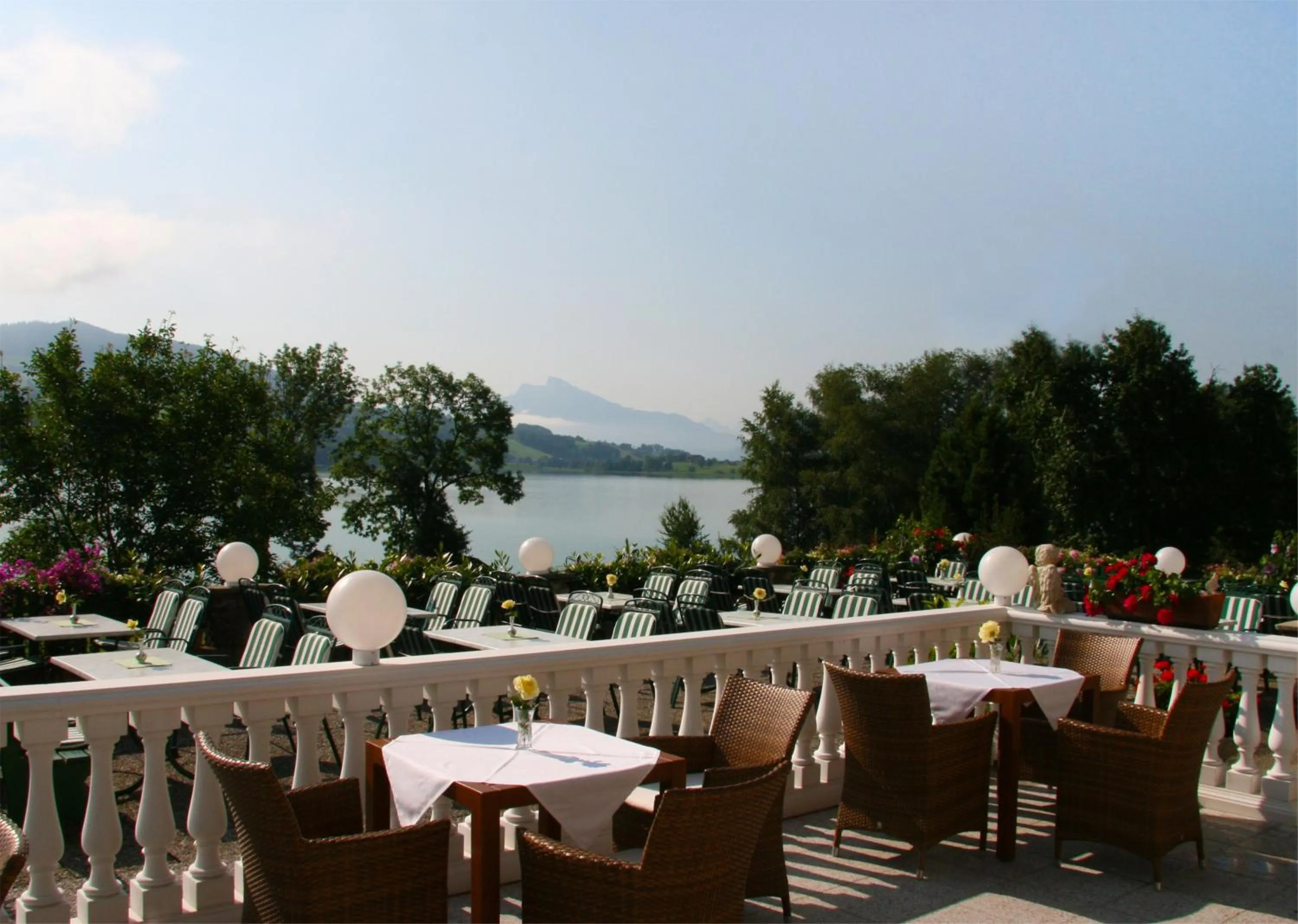 Restaurant/places to eat in Hotel Garni Dorferwirt am Irrsee