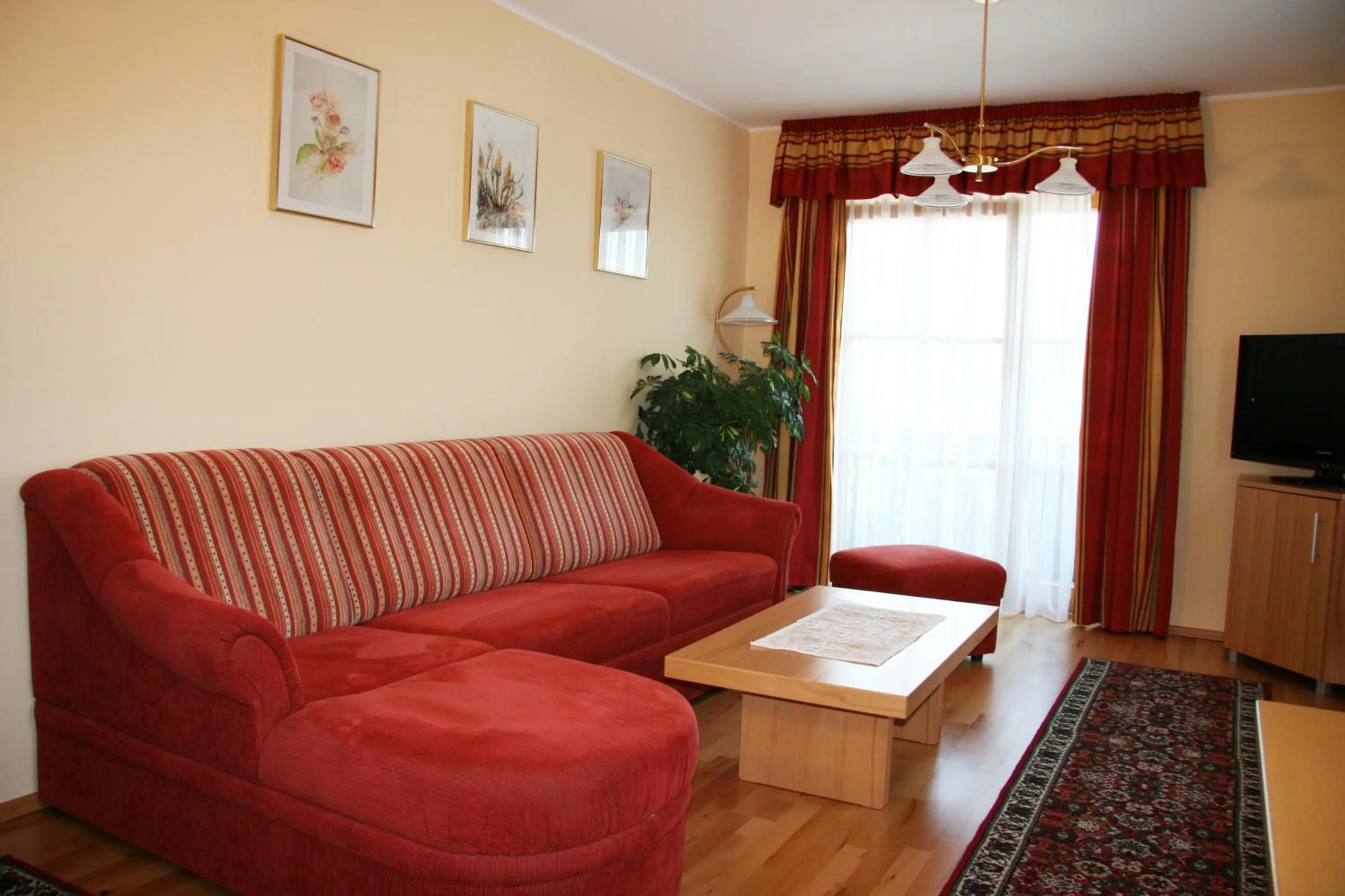 TV and multimedia in Hotel Garni Dorferwirt am Irrsee