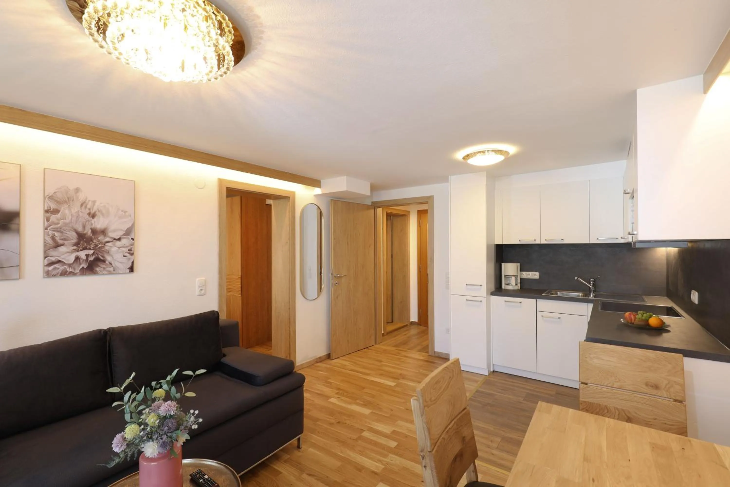 Kitchen or kitchenette in Hotel Garni Dorferwirt am Irrsee