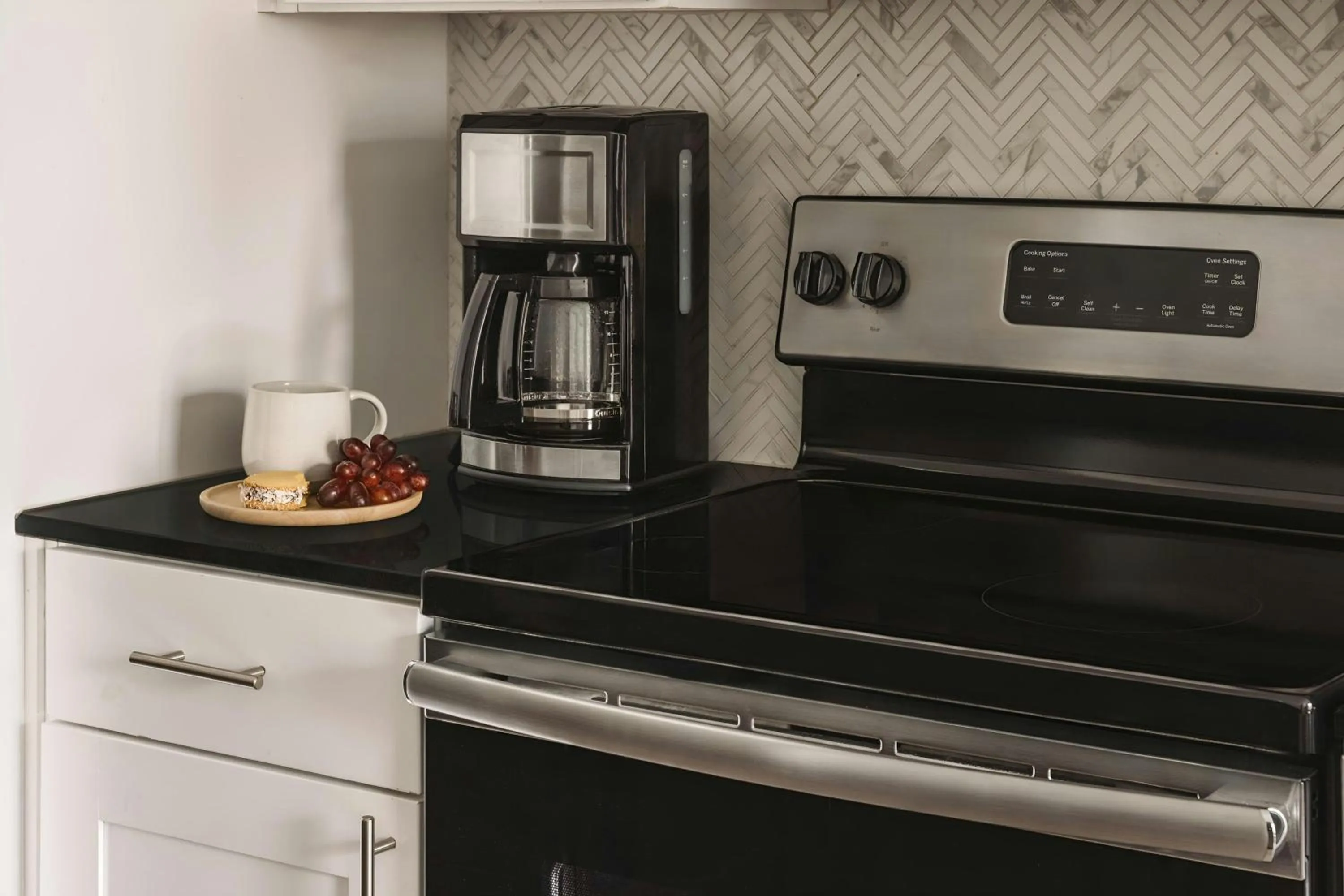 Kitchen or kitchenette in Sonder by Marriott Bonvoy East 5th Apartments East Austin