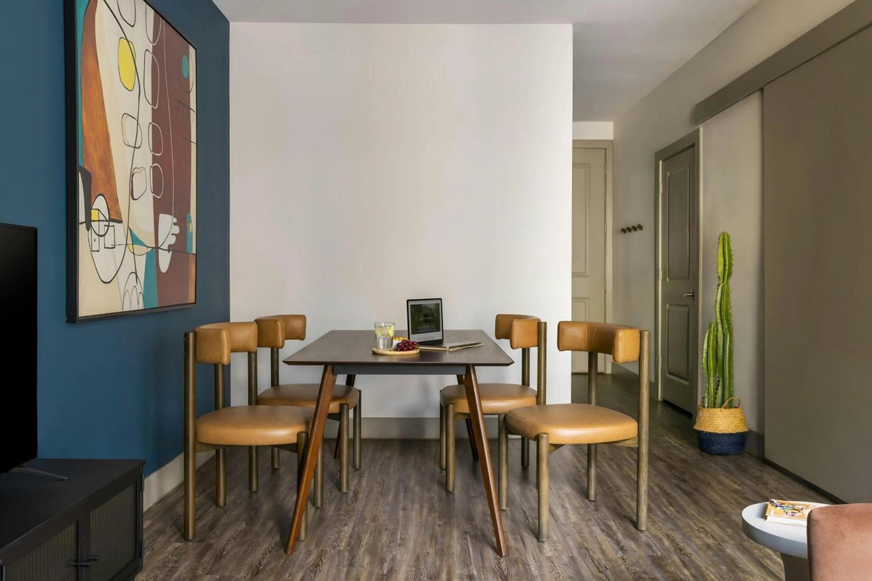 Photo of the whole room in Sonder by Marriott Bonvoy East 5th Apartments East Austin