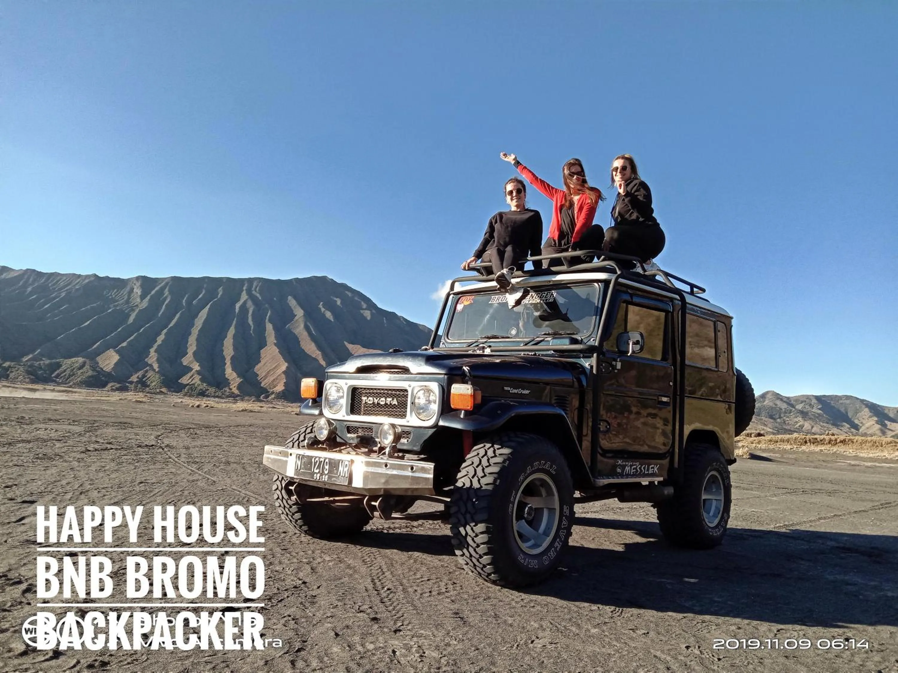 People in Happy House Bromo backpacker