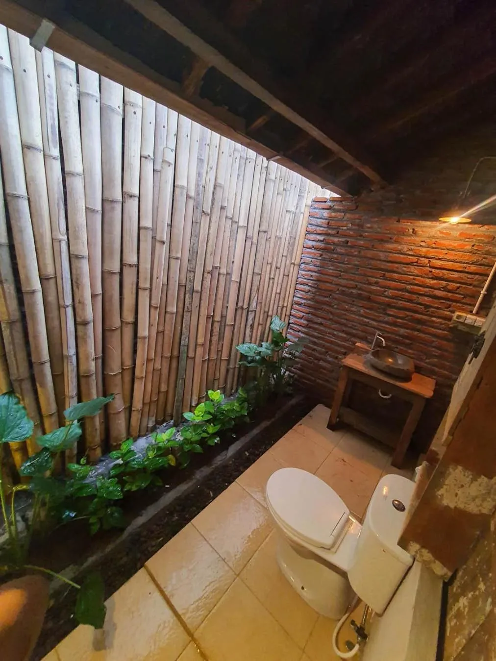 Shower in Happy House Bromo backpacker