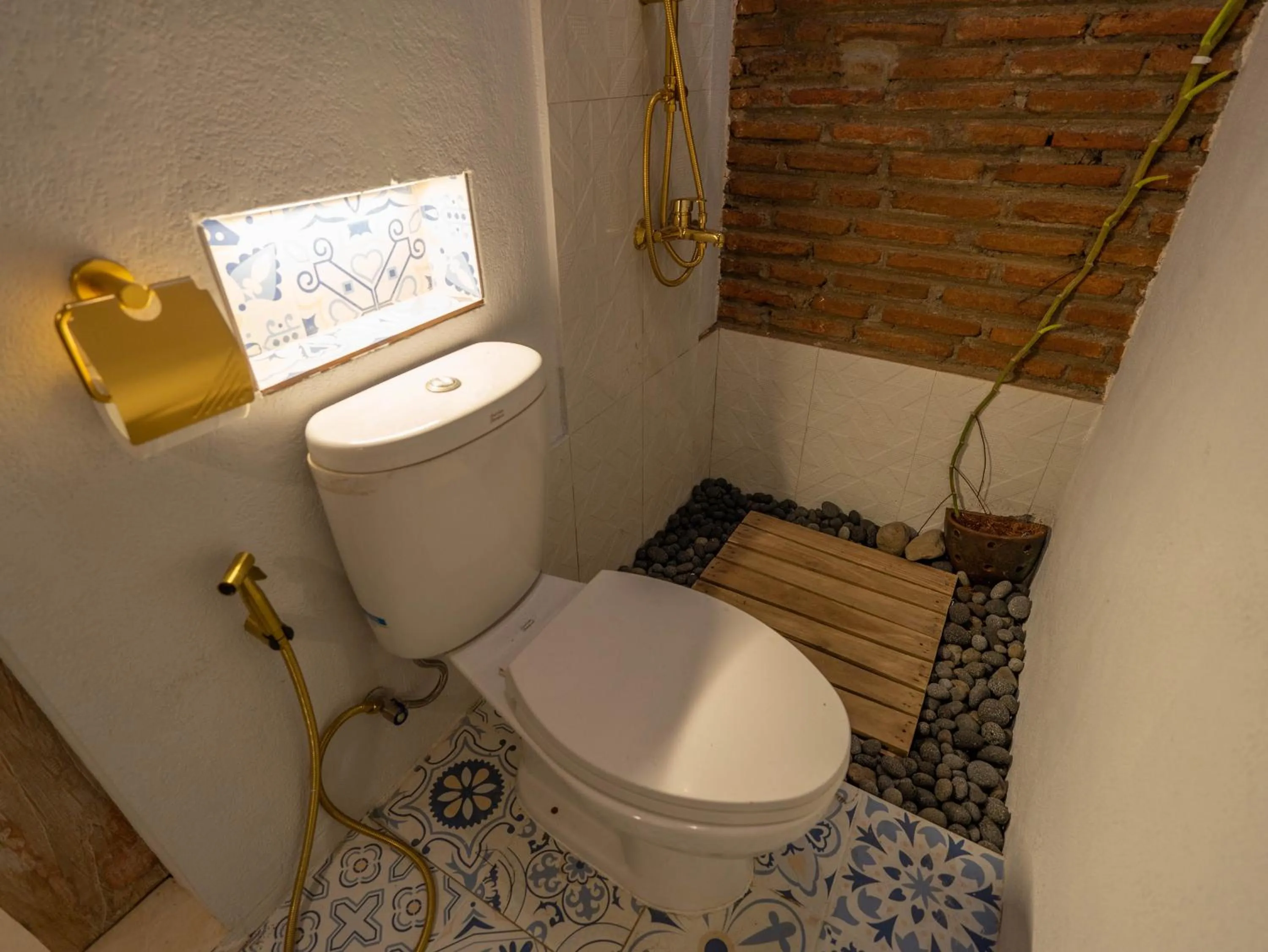 Toilet in Happy House Bromo backpacker