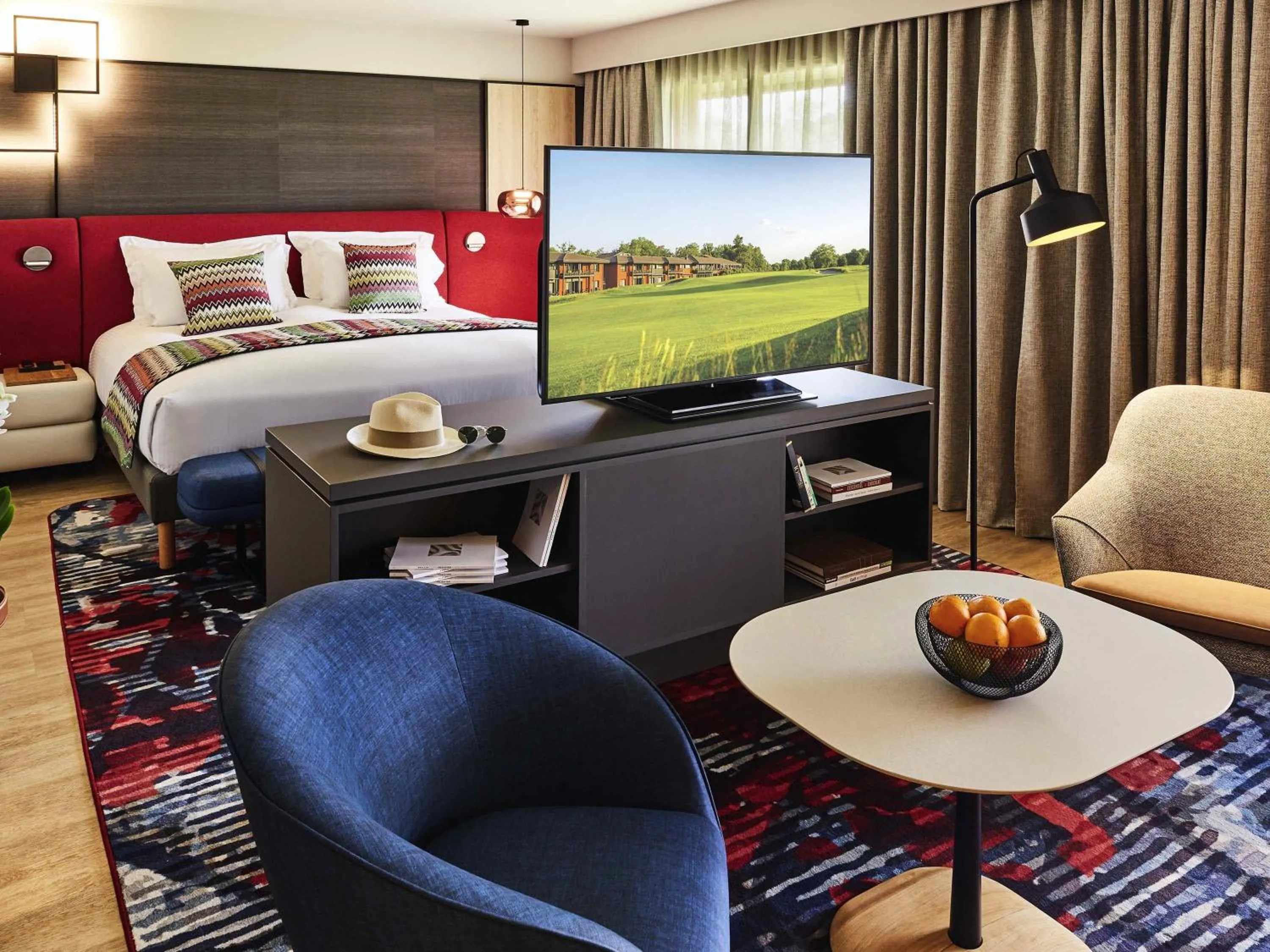 Bedroom, Bed in Cabot Hotel Bordeaux - MGallery Collection