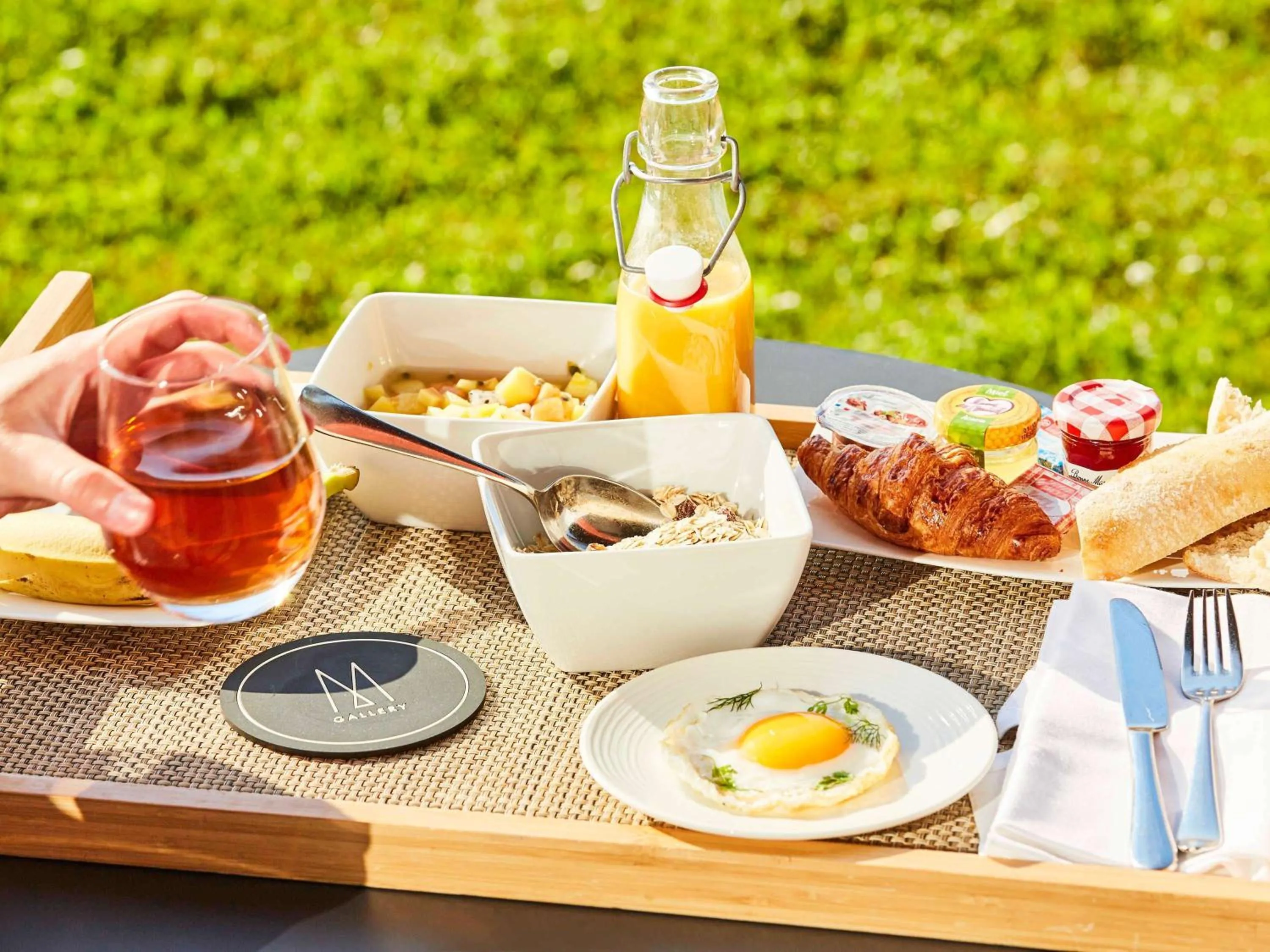 Photo of the whole room in Cabot Bordeaux MGallery Collection