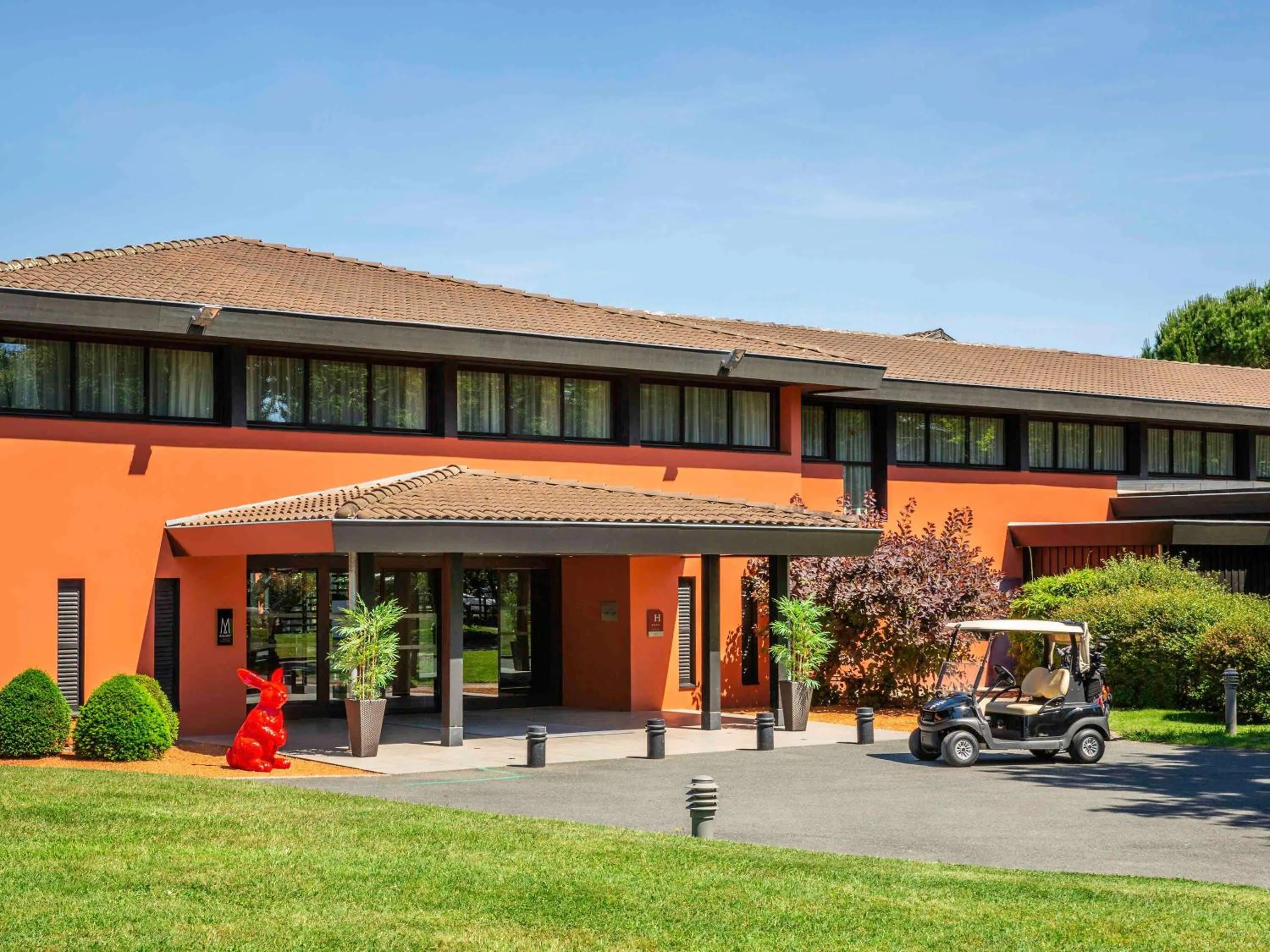 Property building in Cabot Bordeaux MGallery Collection