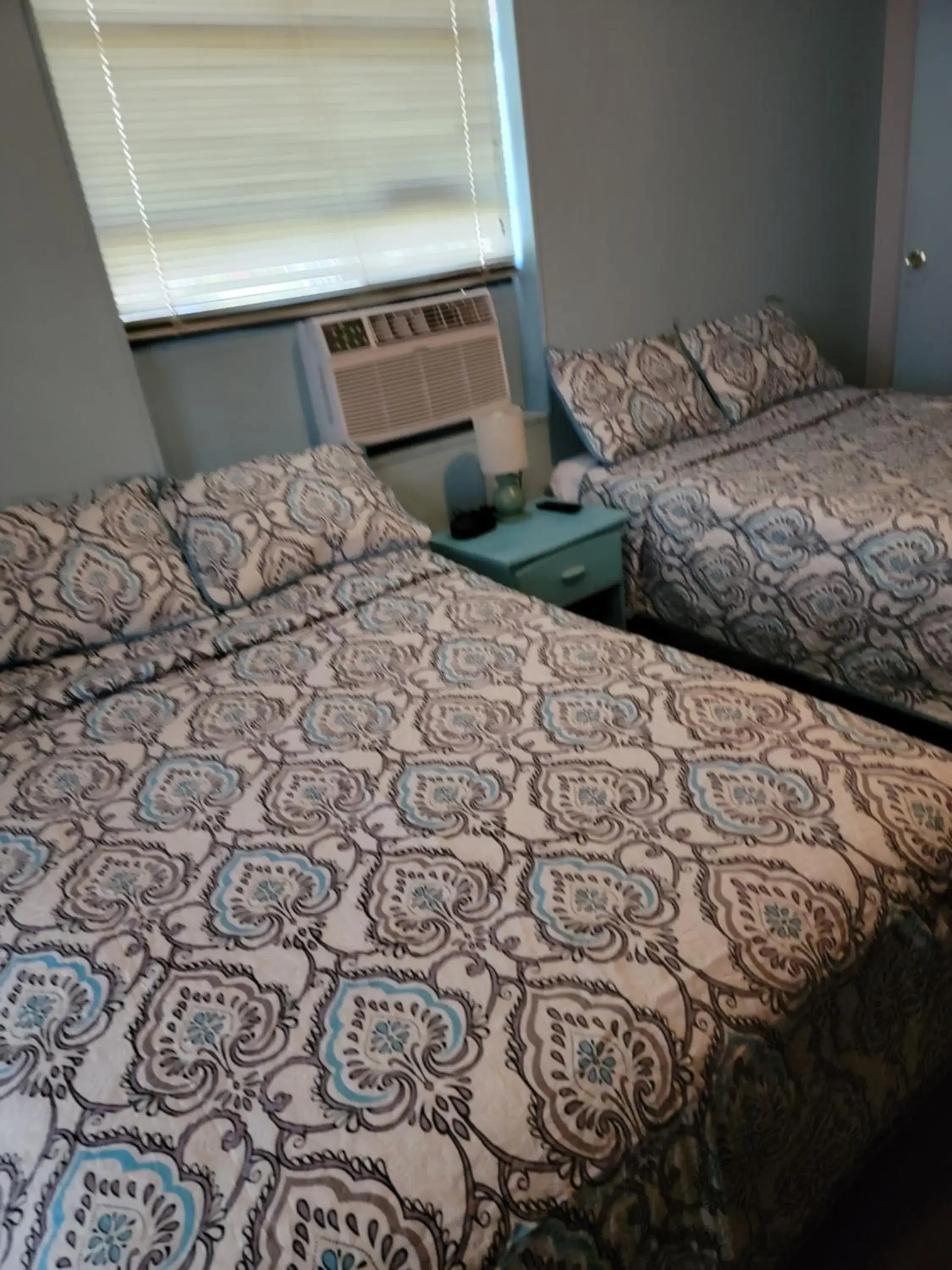 Classic Triple Room in Cindy’s Motel & RV Park Classic Triple Room in Cindy’s Motel & RV Park