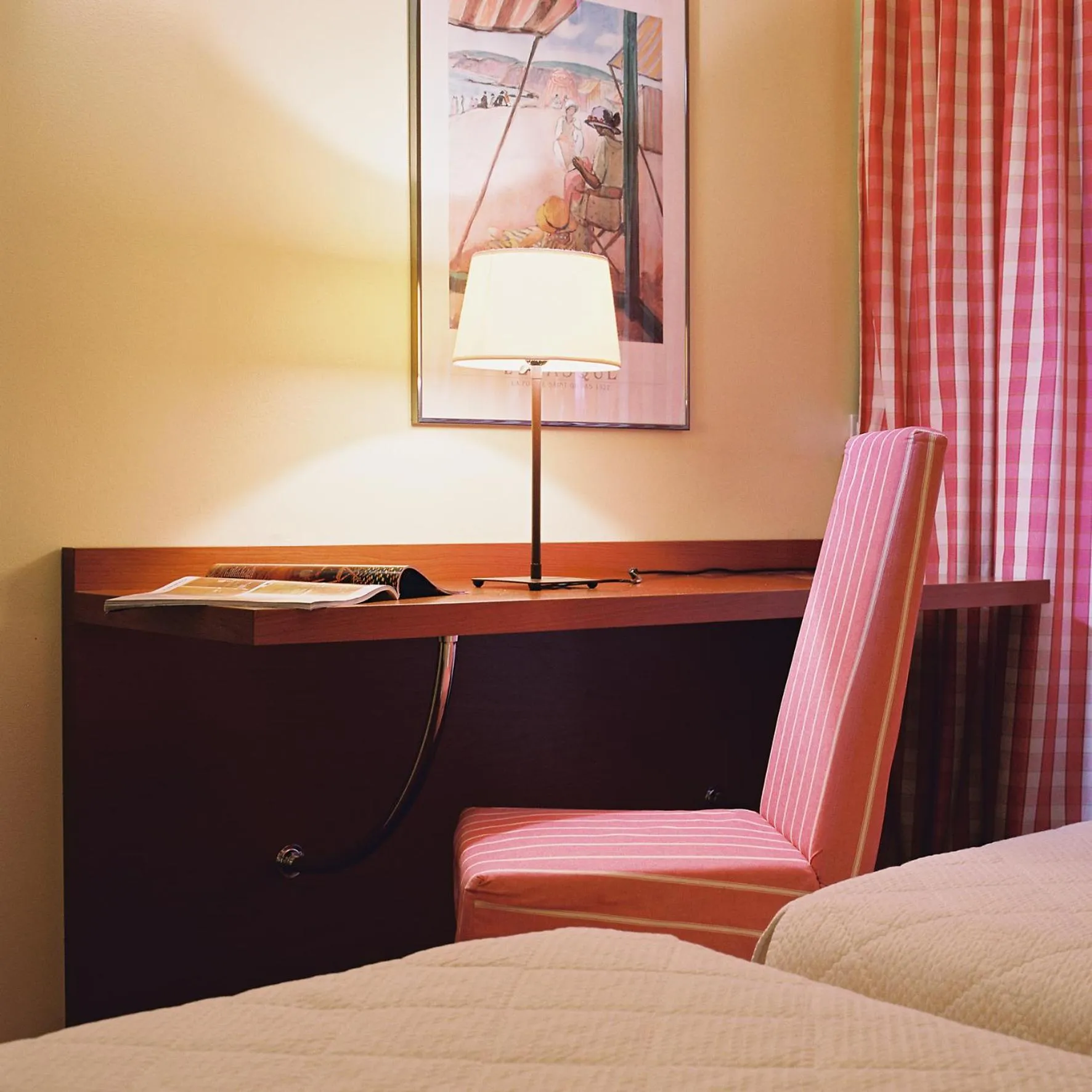 Photo of the whole room, Bed in Les Jardins D'Adalric