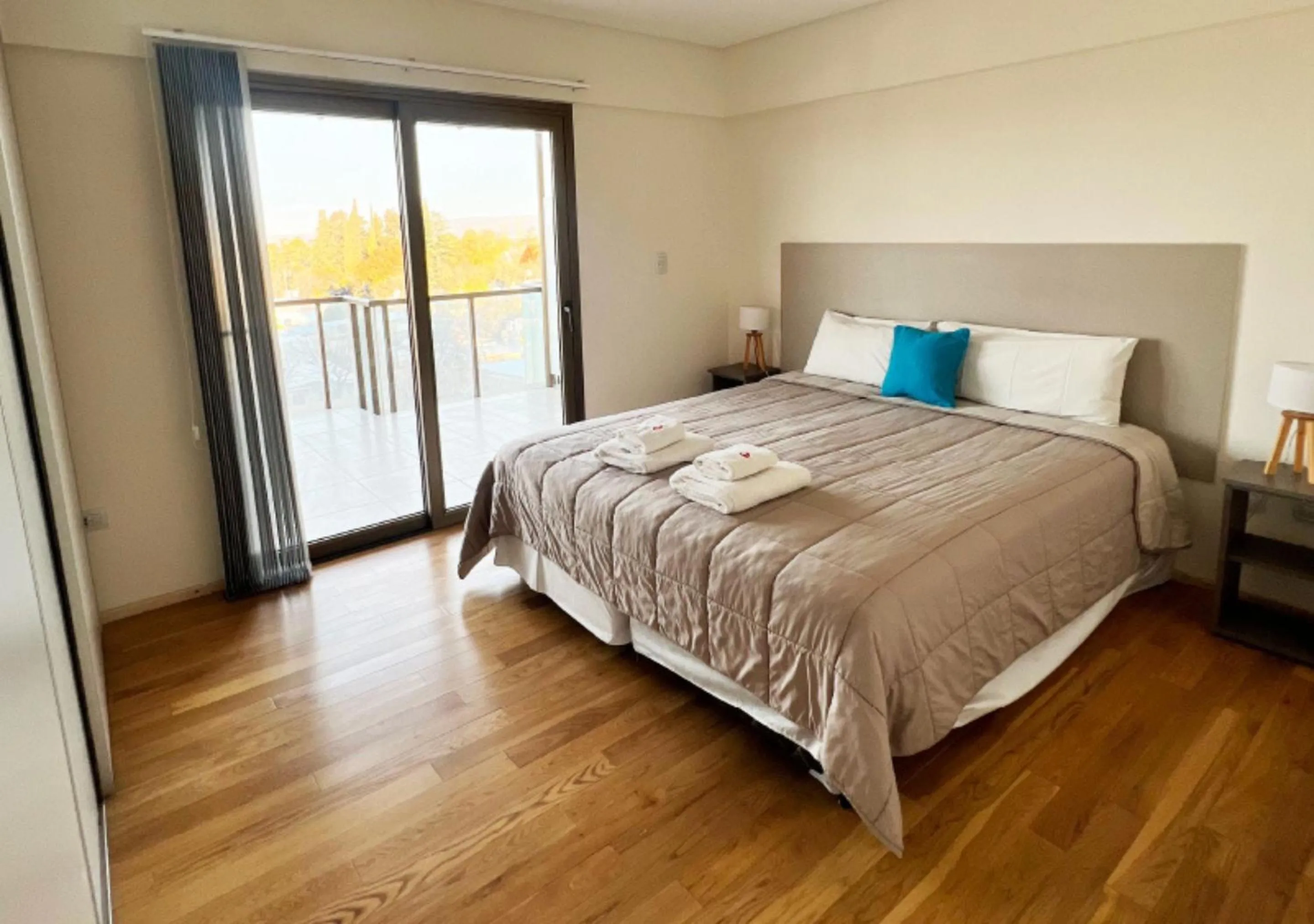 Bed in Apart Hotel Quijote by DOT Suites