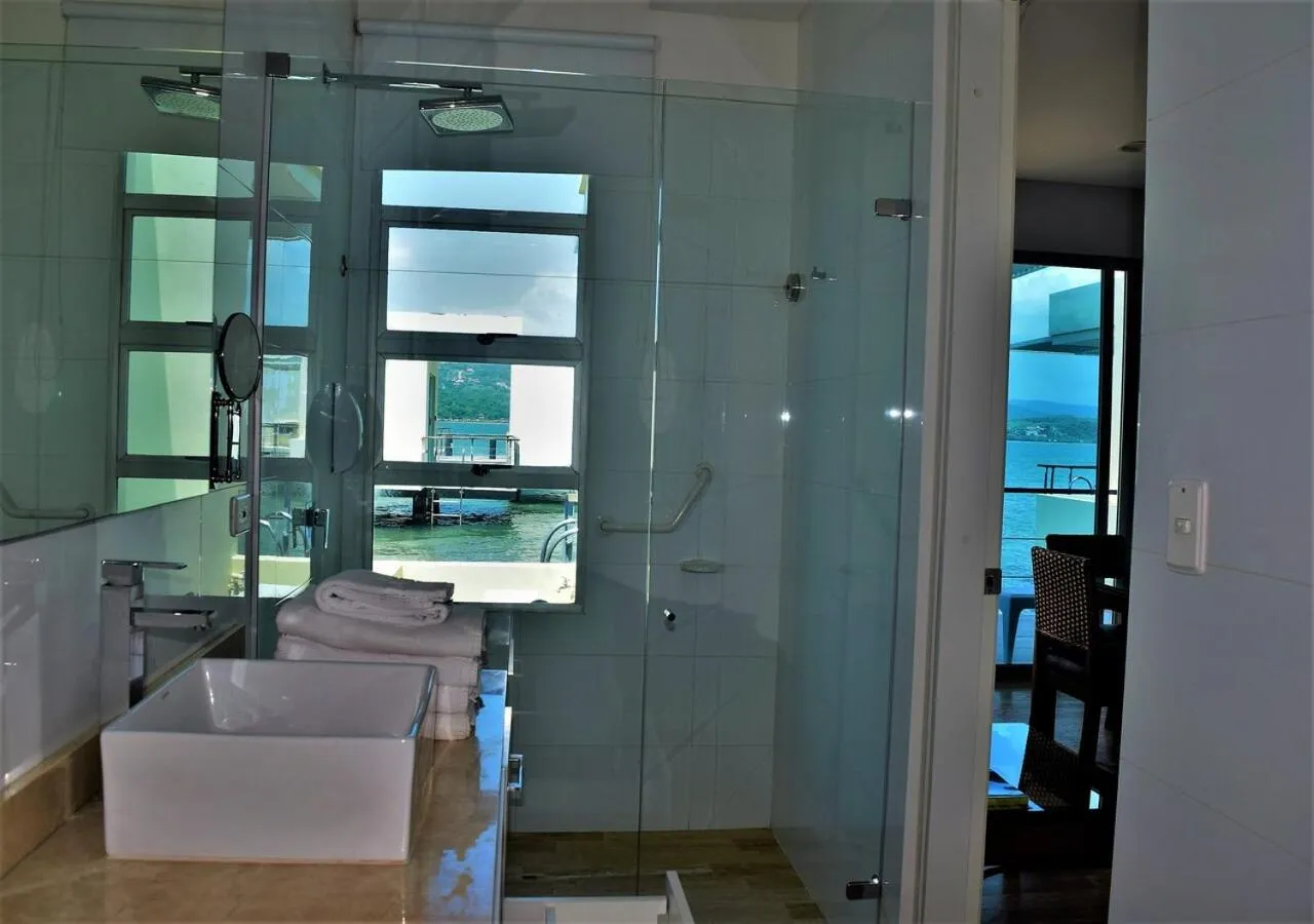 Shower in Marina Puerto Velero