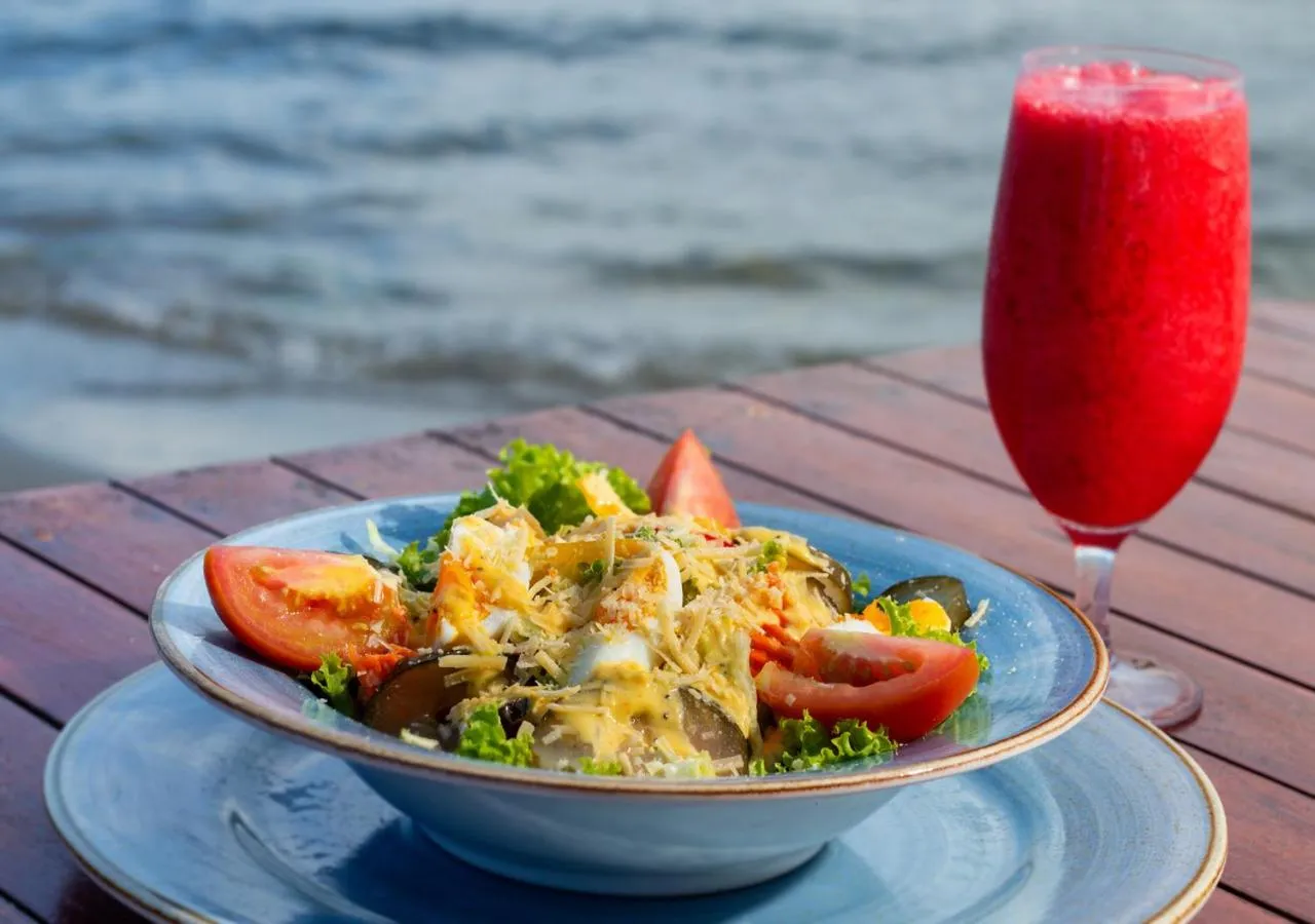 Restaurant/places to eat in Marina Puerto Velero