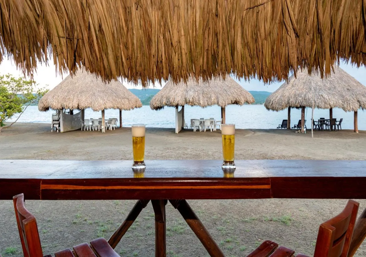 Restaurant/places to eat in Marina Puerto Velero