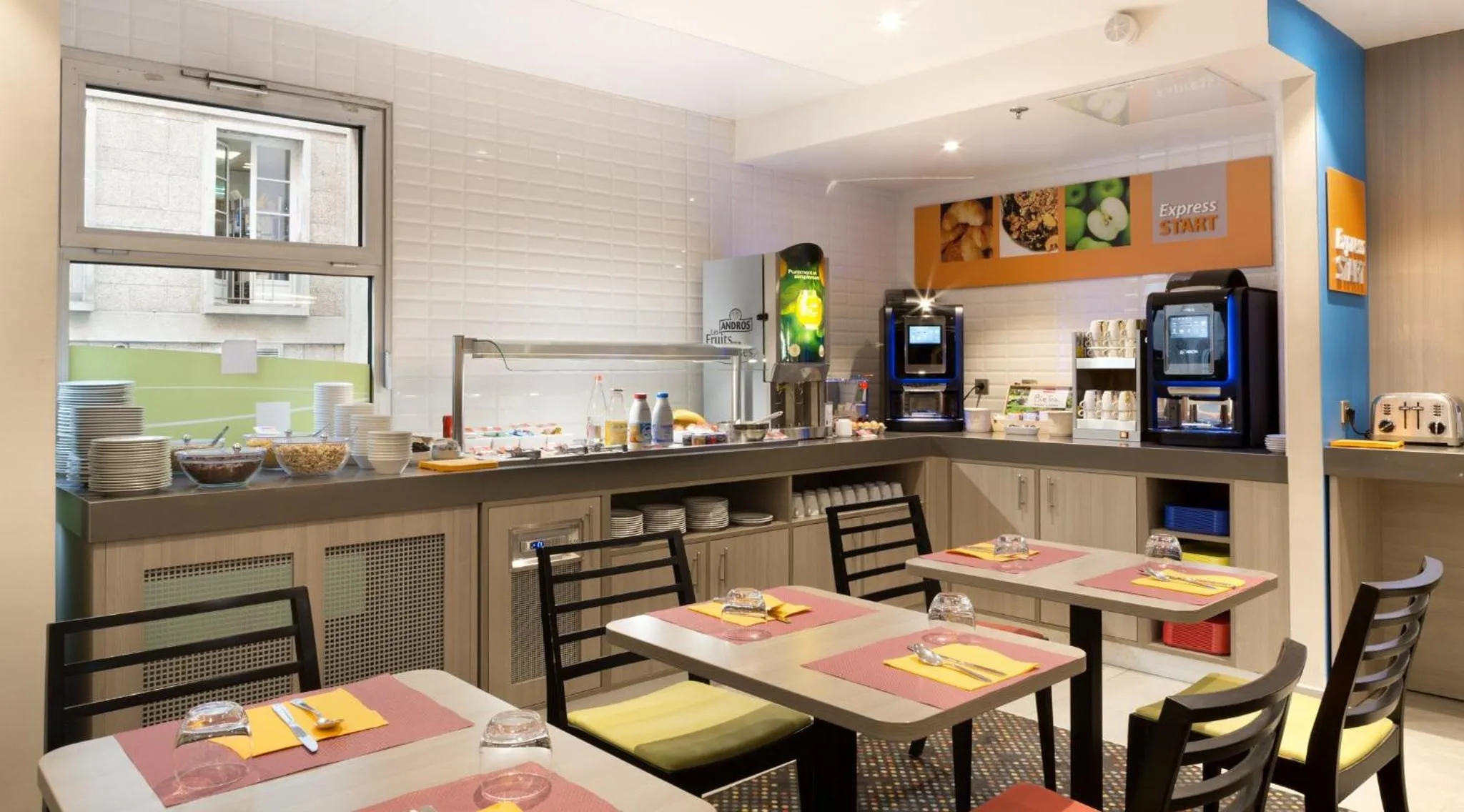 Restaurant/places to eat in Holiday Inn Express Amiens by IHG