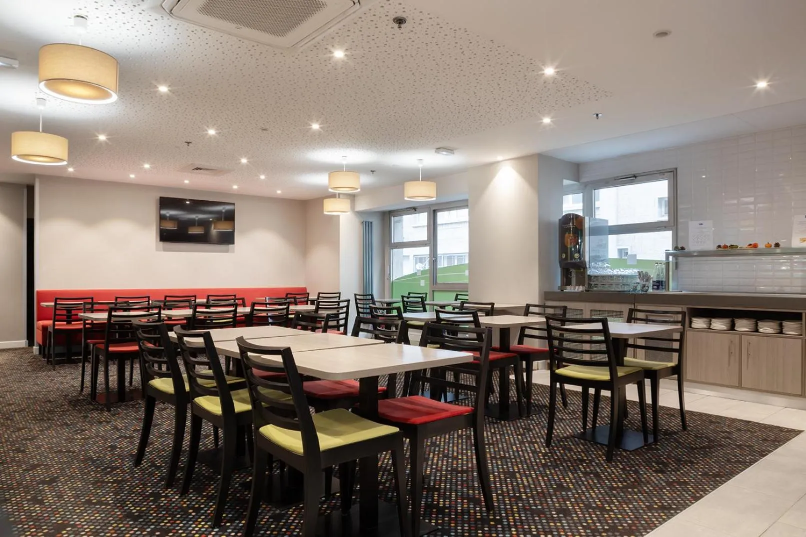 Restaurant/places to eat in Holiday Inn Express Amiens by IHG