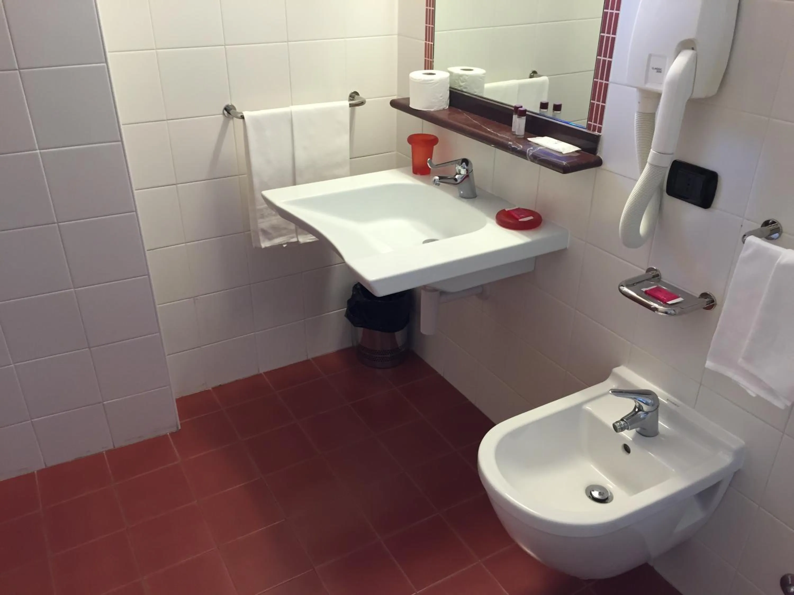 Bathroom in Hotel Fiorella