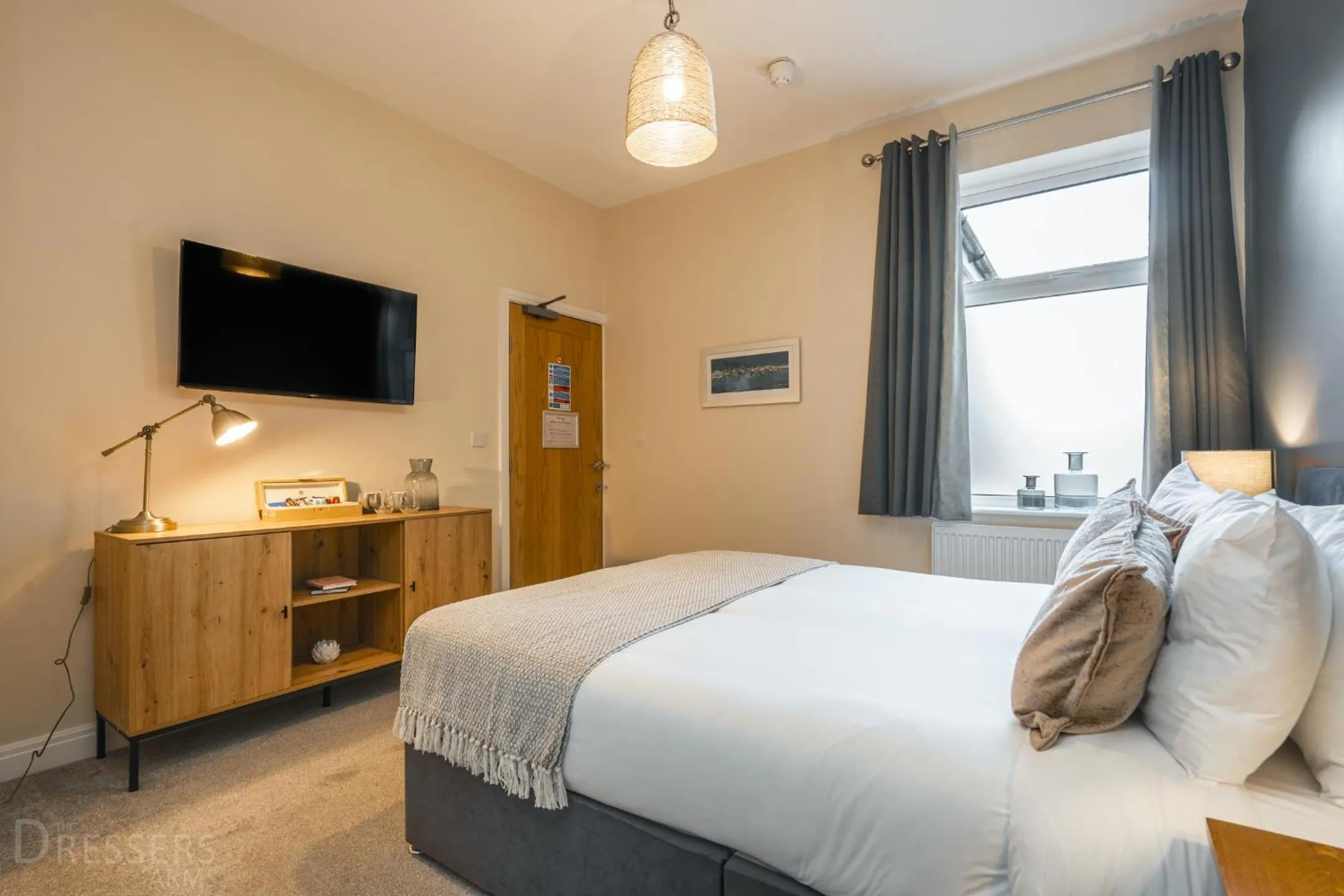 Bed in Rooms at The Dressers Arms