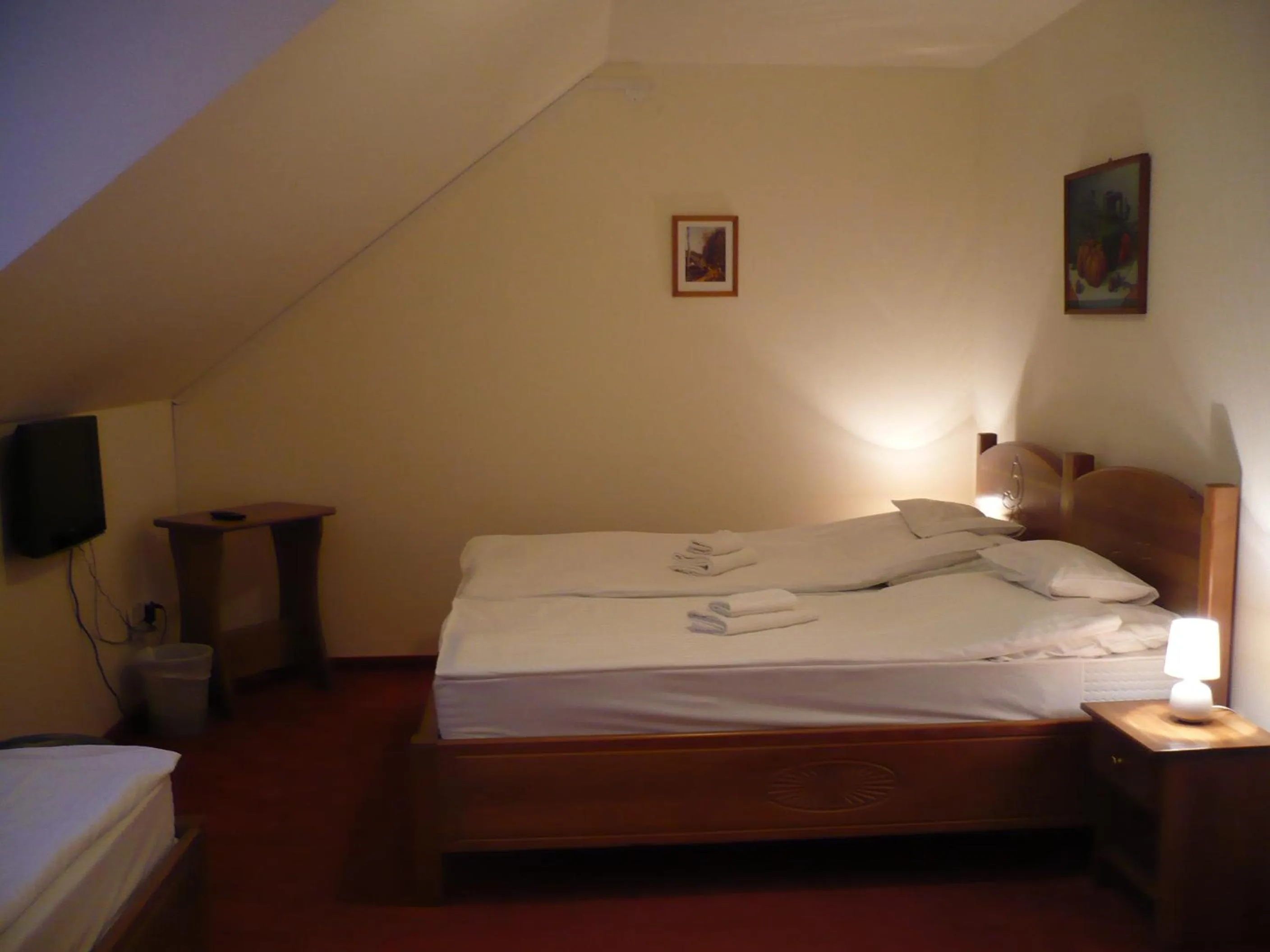 Bed in St. Hubertus Étterem és Panzió