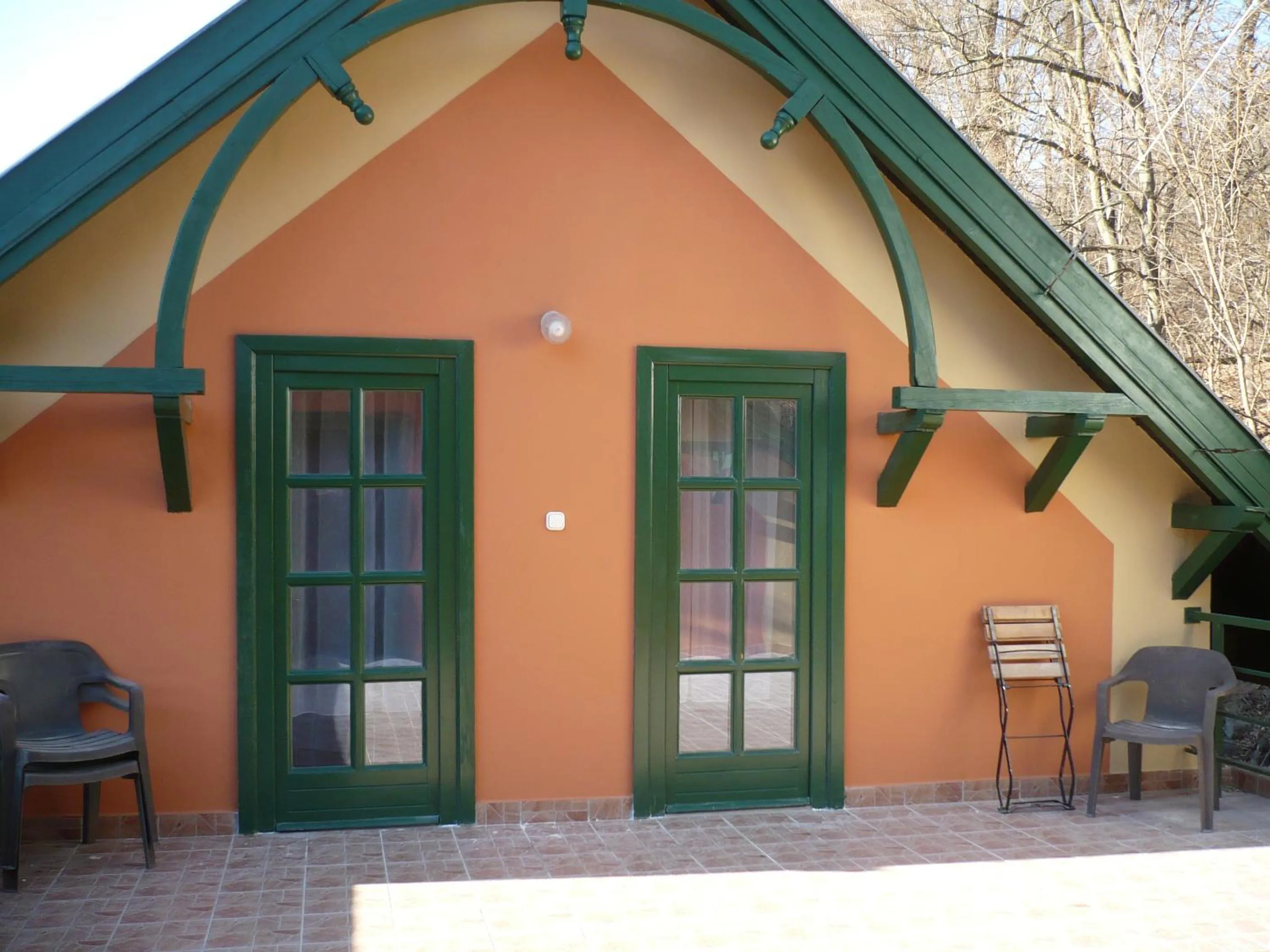 Facade/entrance in St. Hubertus Étterem és Panzió