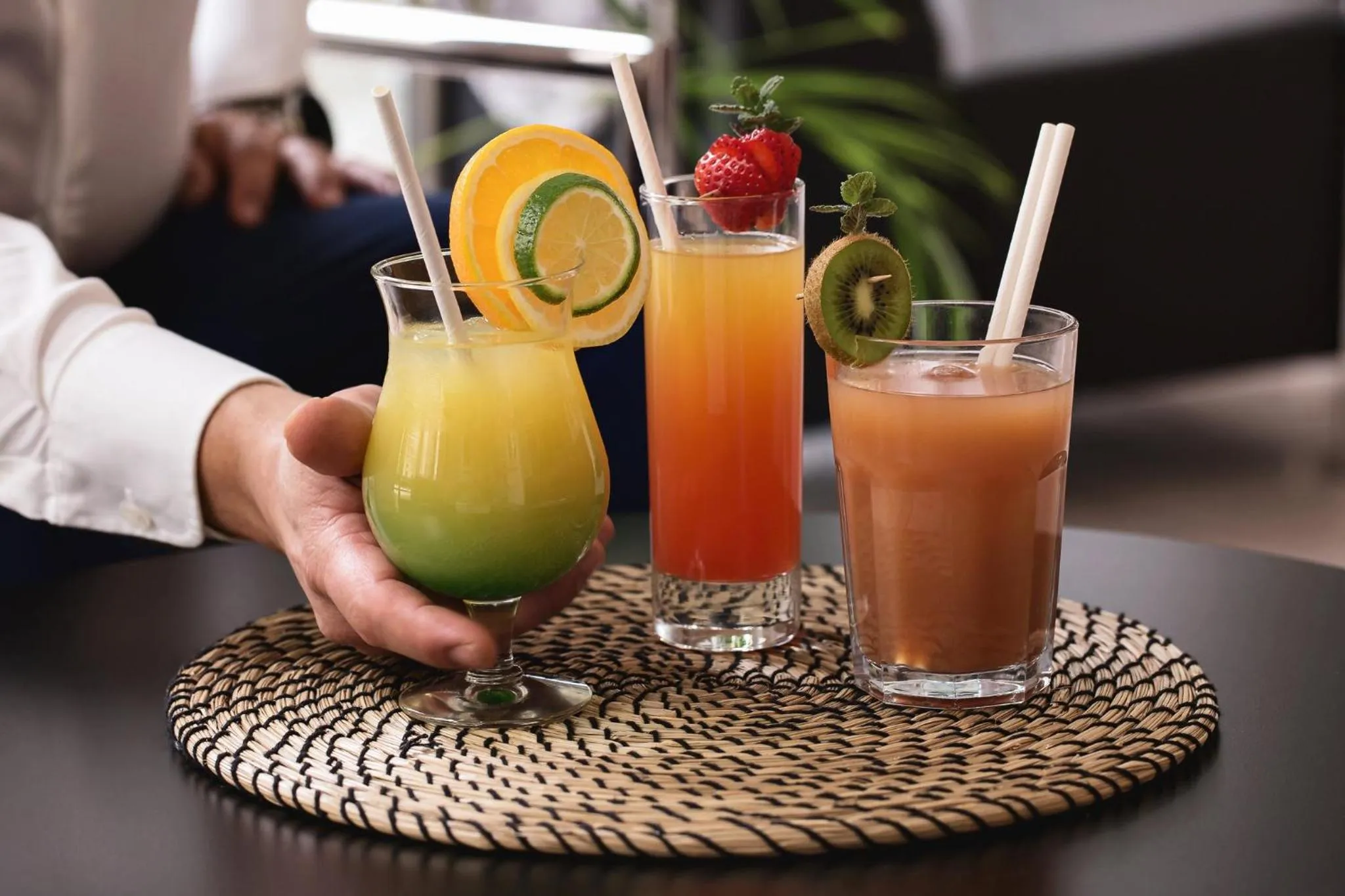 Lounge or bar in Holiday Inn Toulon City Centre by IHG