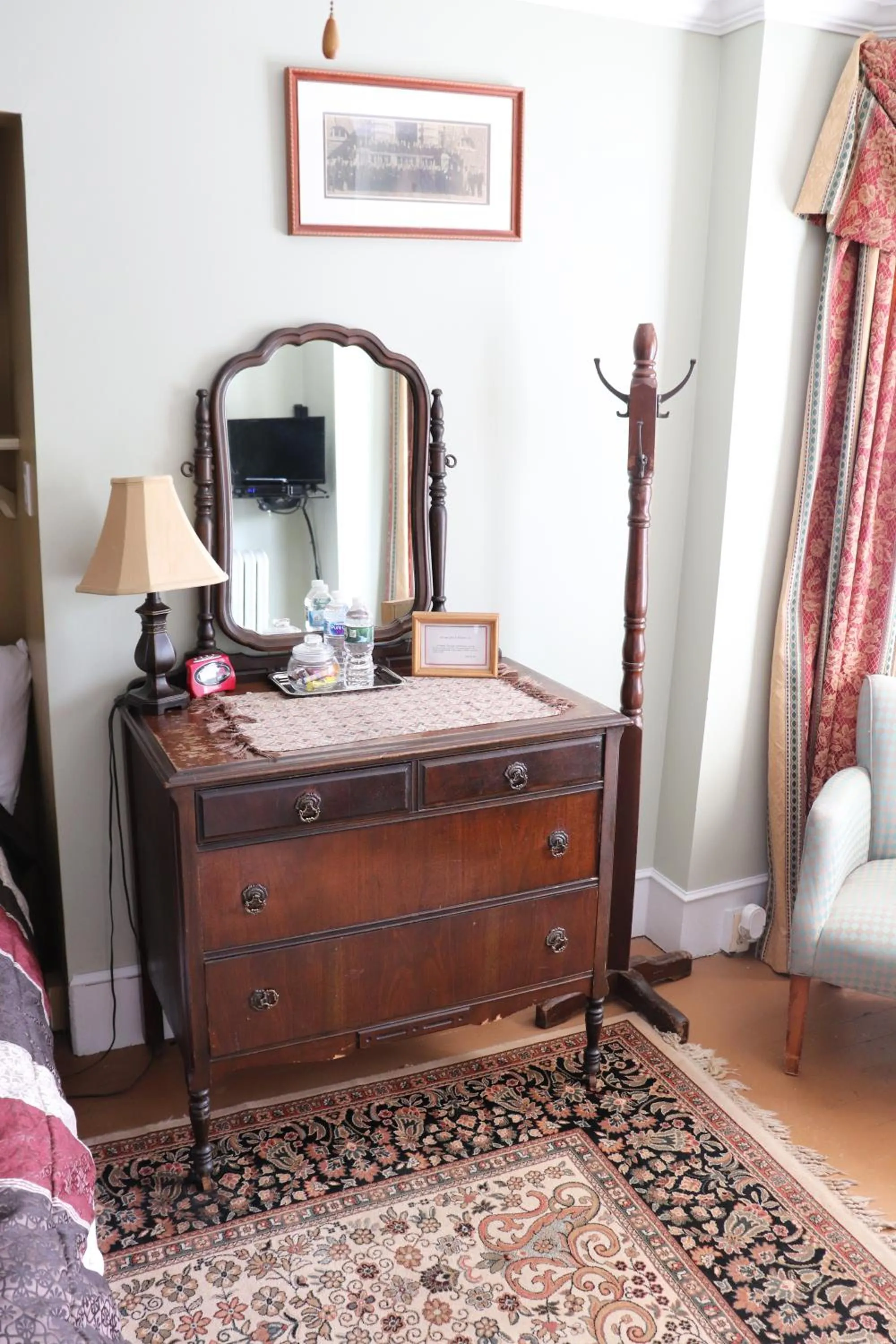 Bed in Reynolds House inn