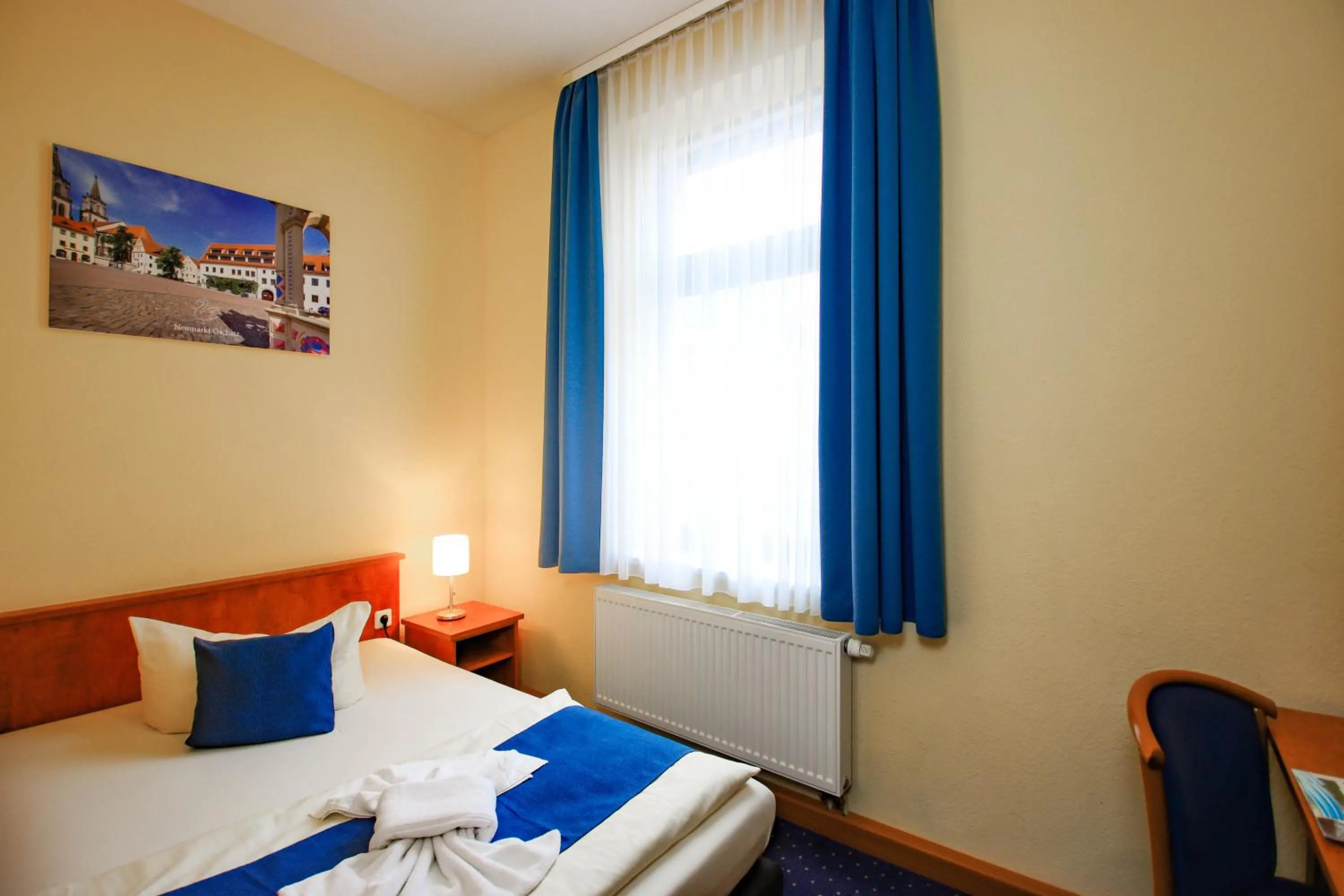 Photo of the whole room, Bed in Gasthaus Zum Schwan