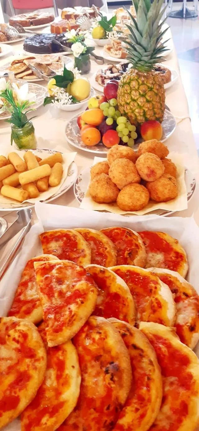 Breakfast in New Tiffany's Park