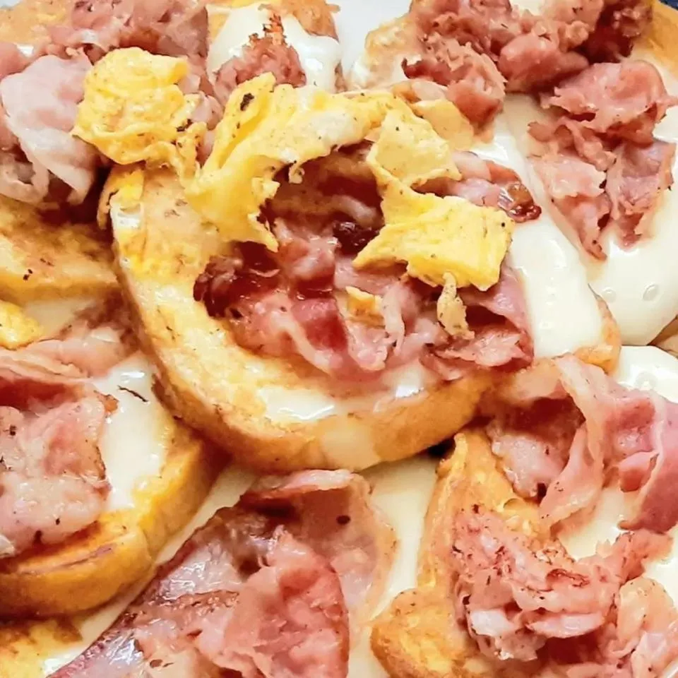 Breakfast in New Tiffany's Park